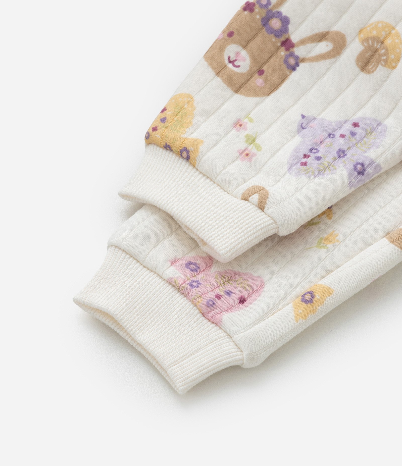 Conjunto Infantil em Matelassê com Babadinhos - Tam 0 a 18 meses Bege 7