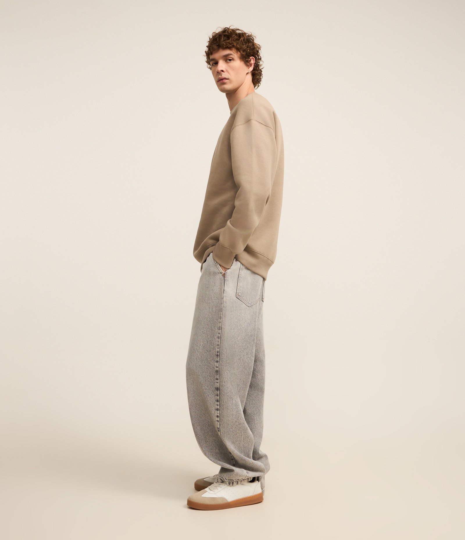 Casaco Relaxed Básico em Moletom Cinza 4