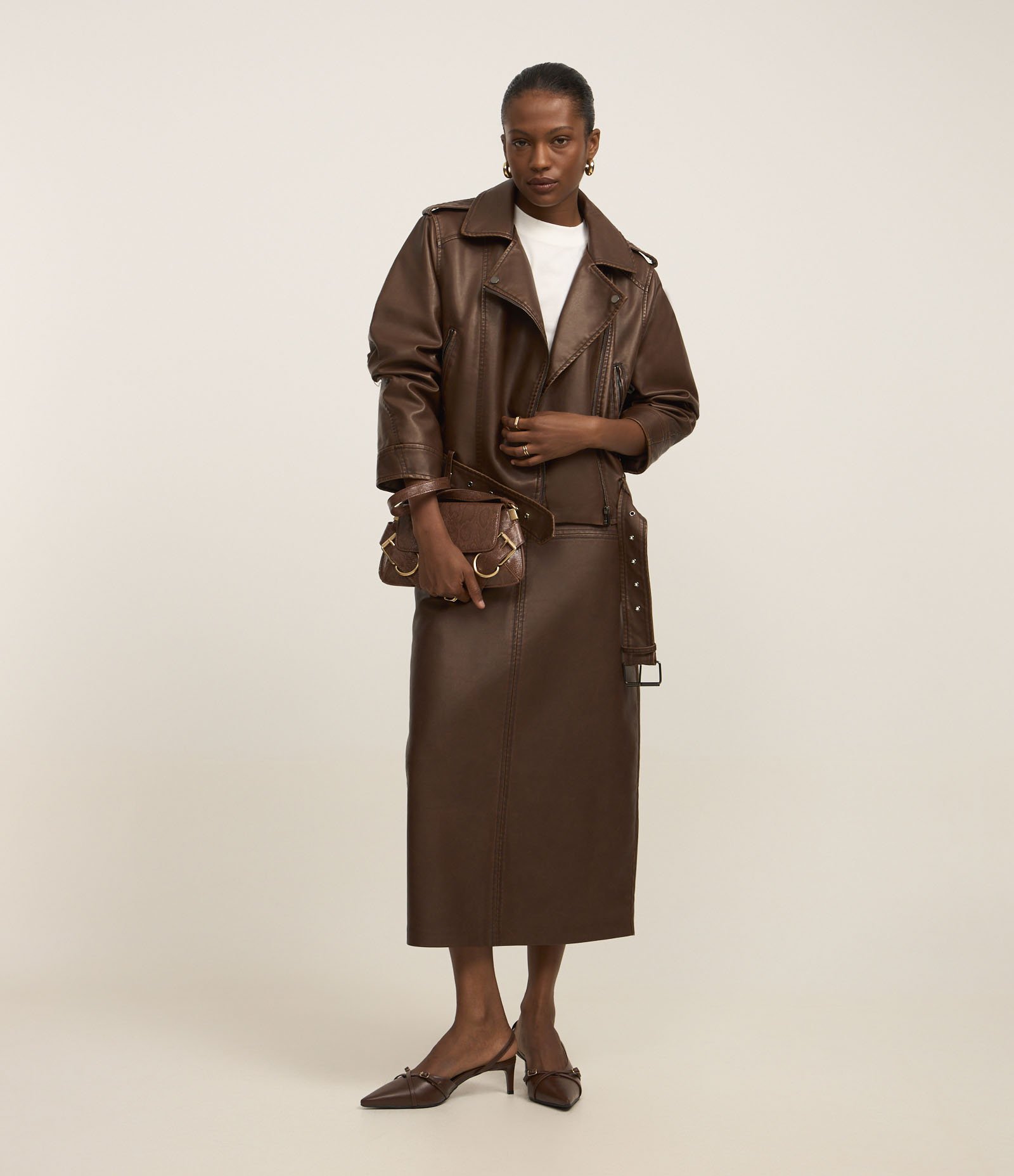 Saia Lápis Midi em PU com Zíper Frontal Marrom 5