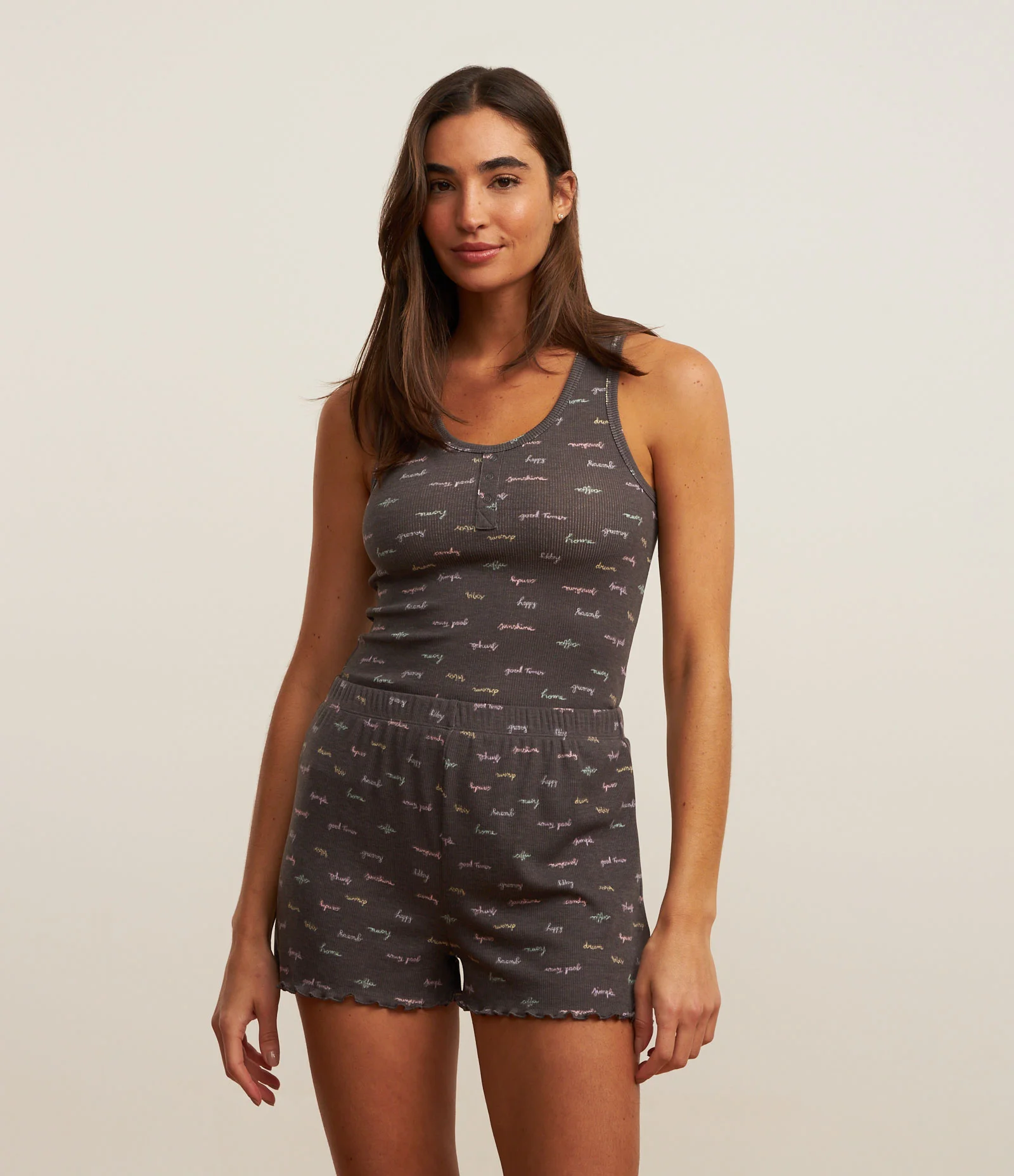 Pijama Short Doll Regata Larga em Ribana com Estampa de Palavras Cinza 1