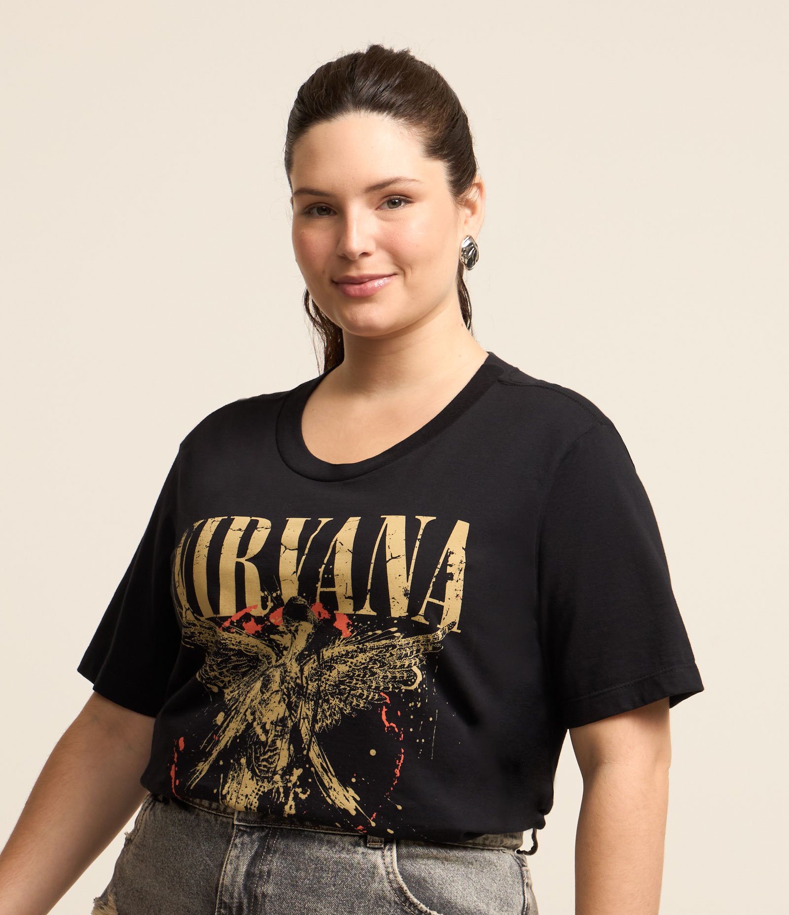 Camiseta Alongada com Estampa Nirvana Curve & Plus Size Preto 1