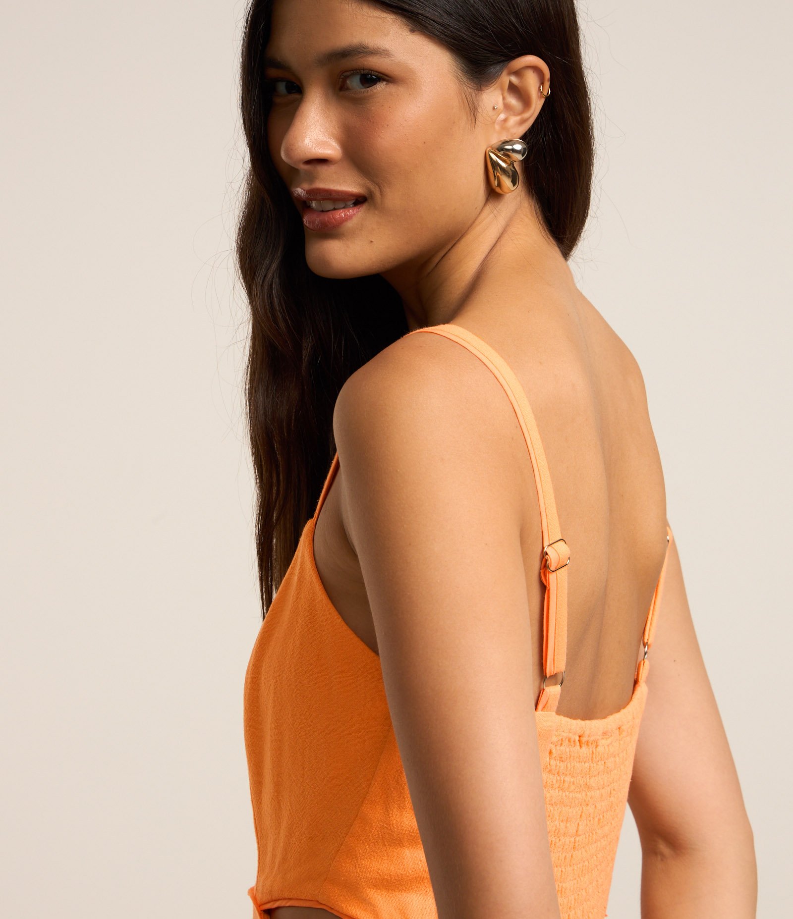 Vestido New Midi em Viscose e Linho e Recortes na Cintura Amarelo 3