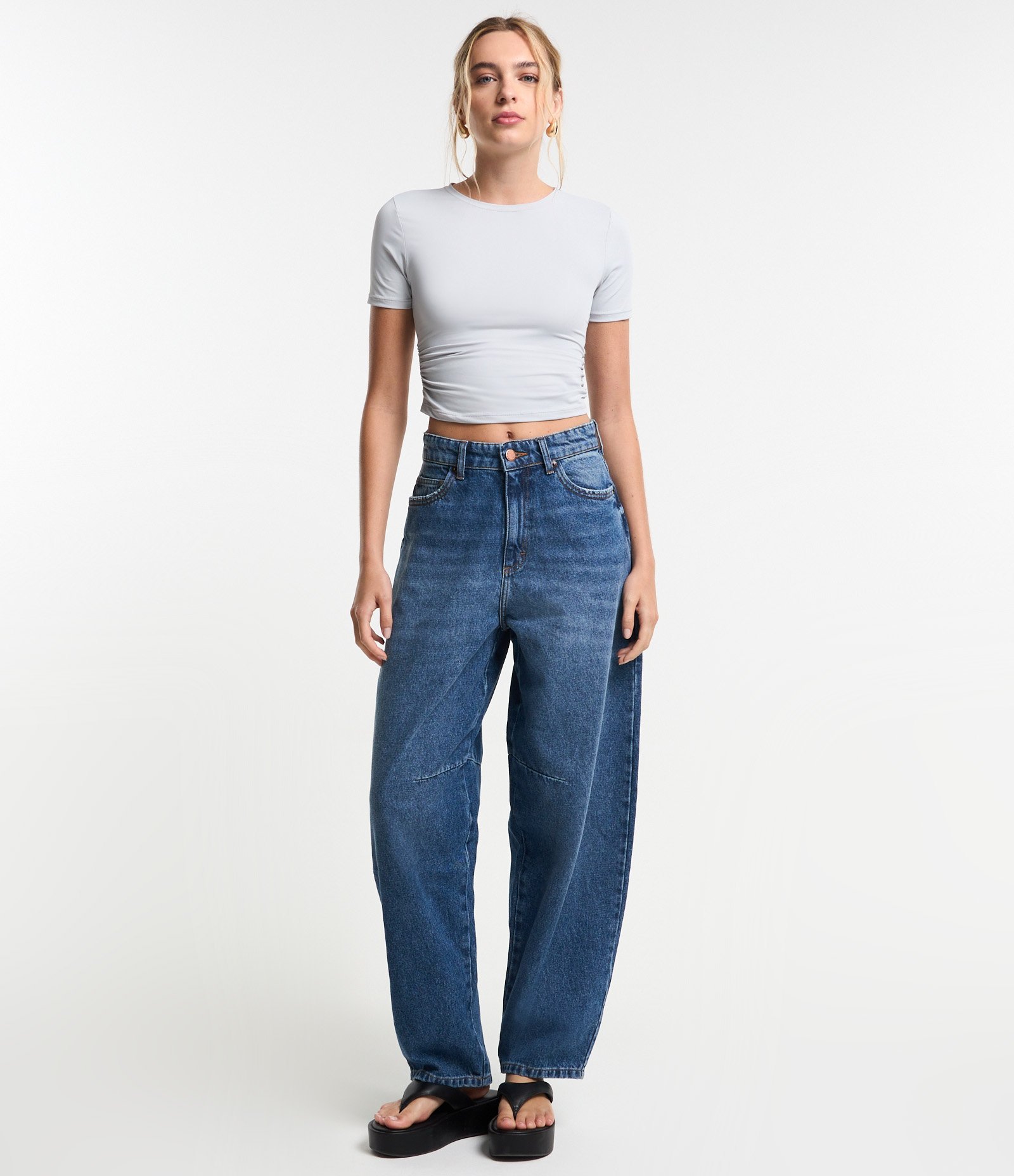 Blusa em Microfibra com Franzidinho Lateral Cinza 2