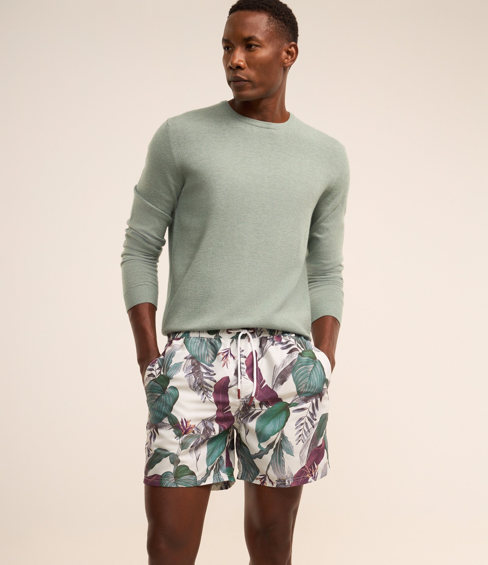 Bermuda em Microfibra  com Cós Elástico e Estampa Floral Branco/Verde/Roxo 3