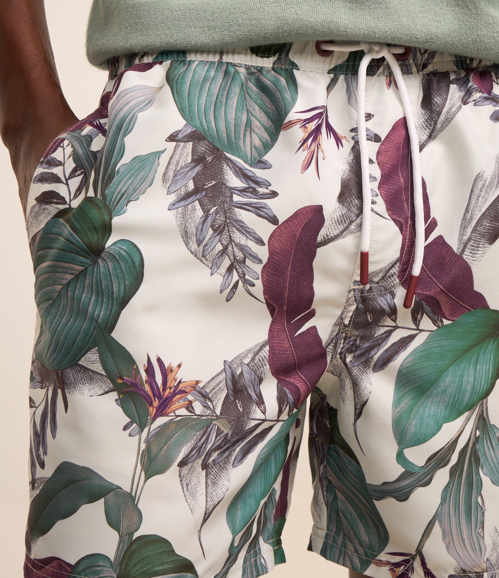 Bermuda em Microfibra  com Cós Elástico e Estampa Floral Branco/Verde/Roxo 4