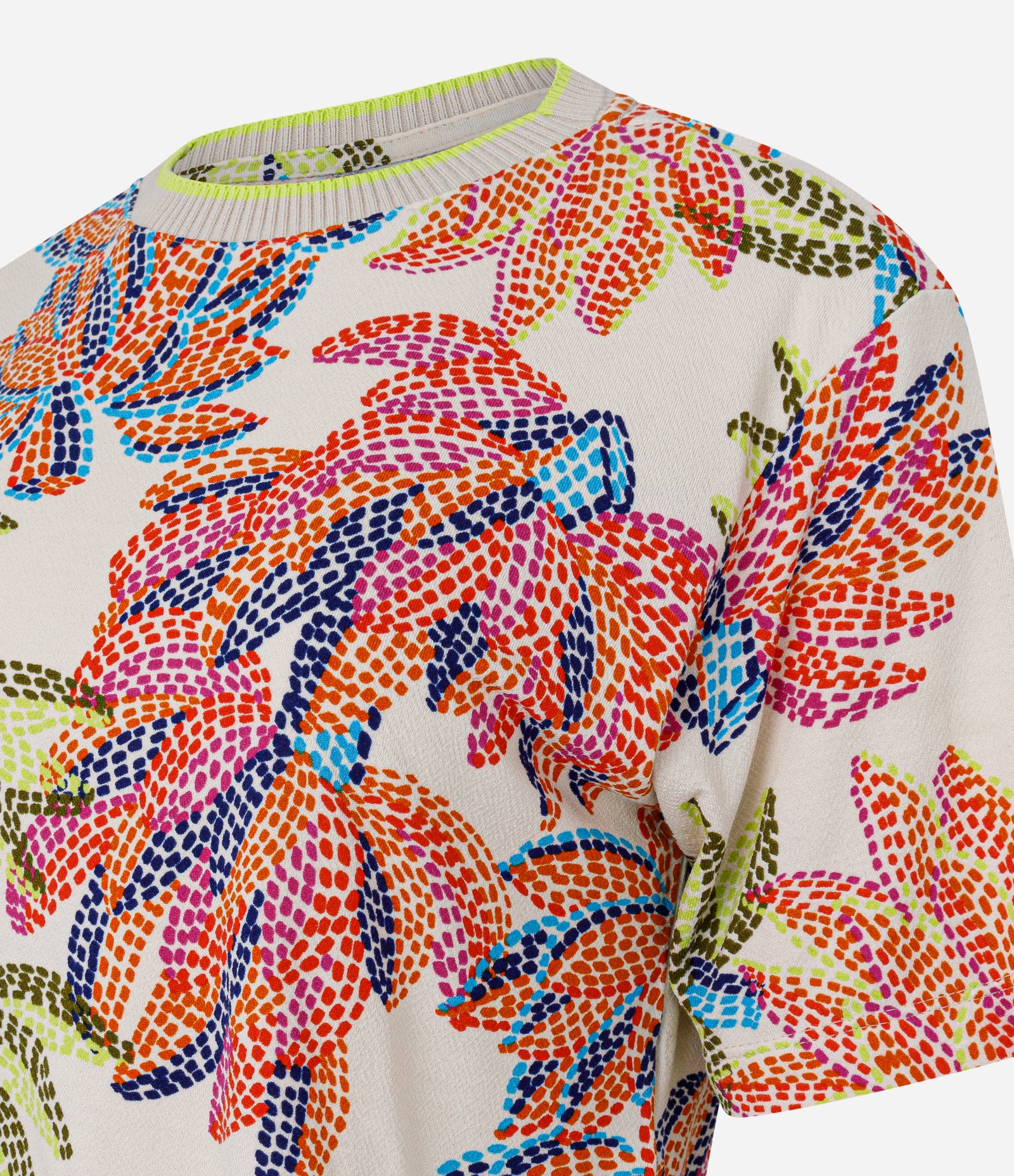 Blusa T-shirt em Crepe com Estampa de Bananas Branco 4