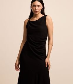 Vestido Reto Midi em Viscose com Ajuste Metálico na Alça