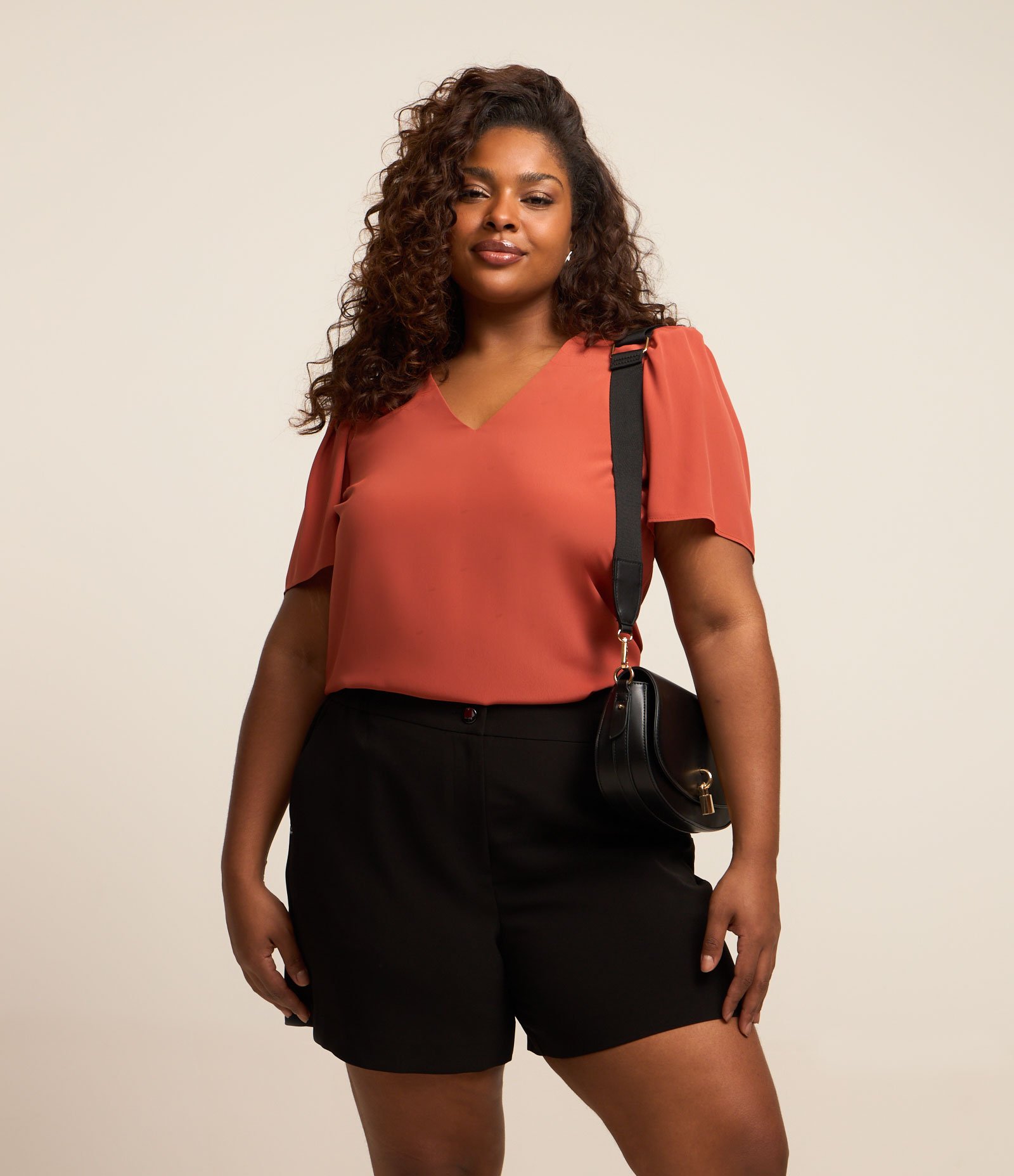 Blusa em Crepe com Manga Bufante Curve & Plus Size Marrom Telha 2