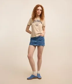 Saia Curta em Jeans com Botões Duplo no Cós e Bolso Carpinteiro