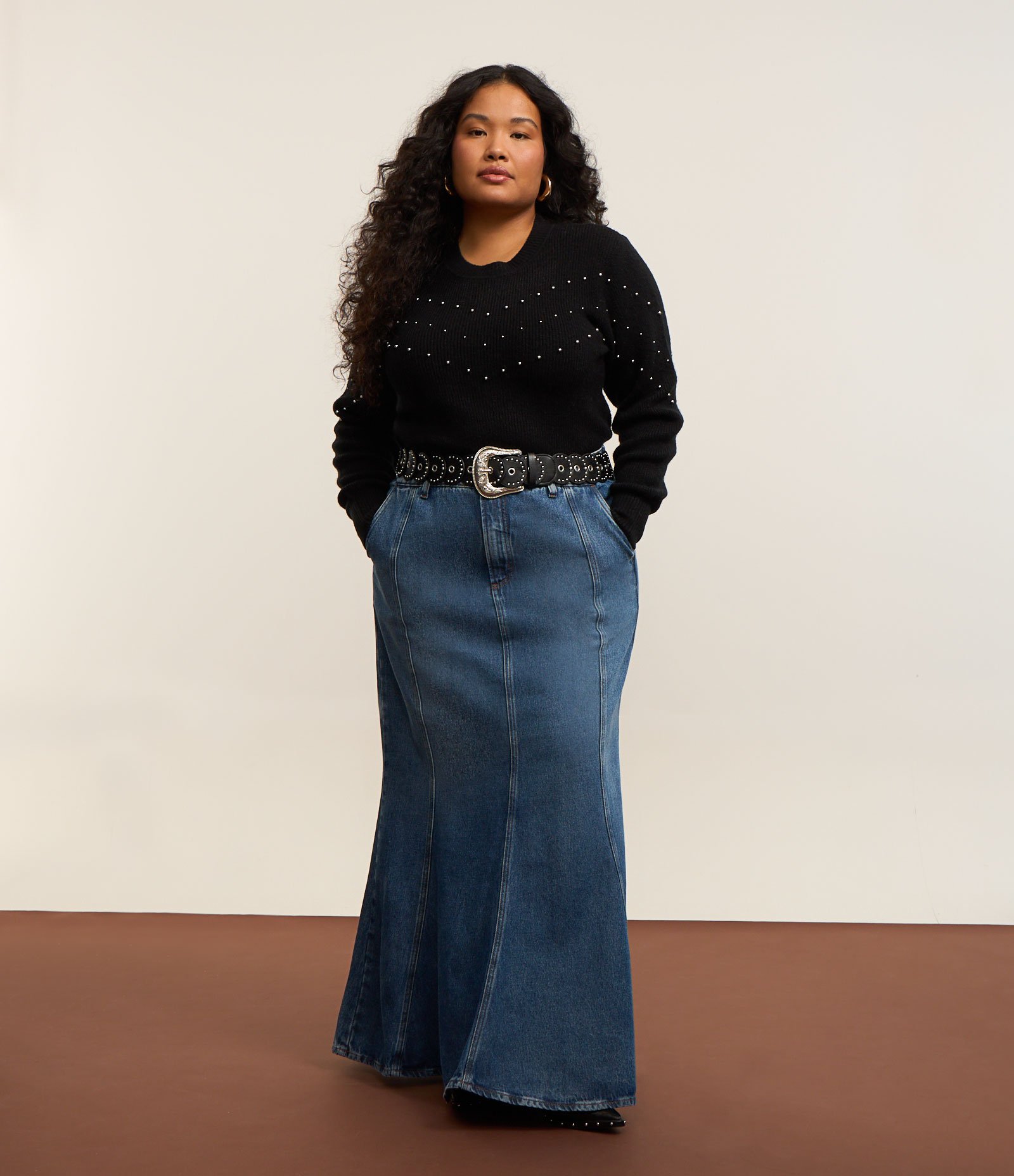 Suéter Cropped em Tricô Leve com Tachinhas Curve & Plus Size Preto 2