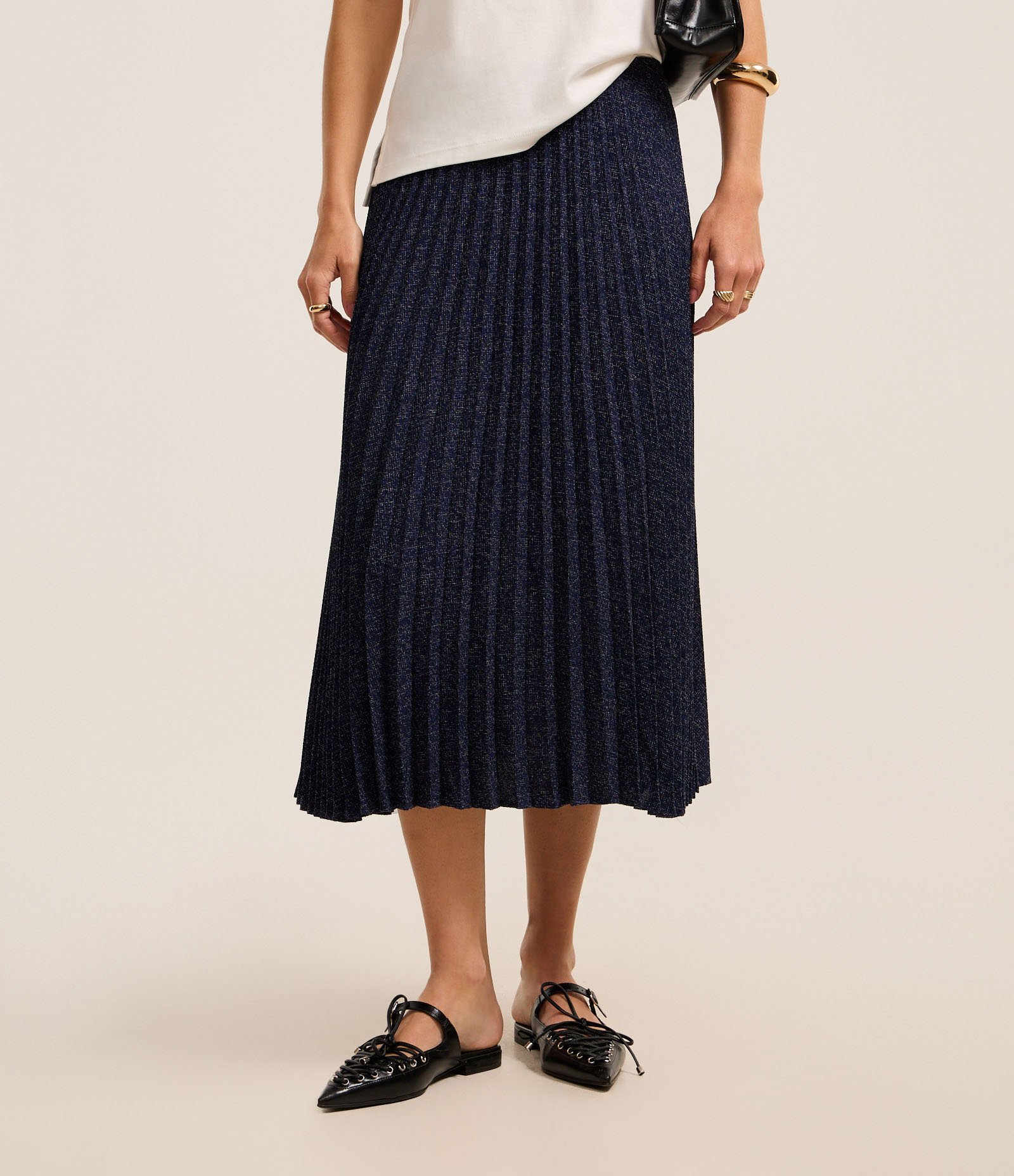 Saia Midi Alfaiatada com Textura Plissada Azul 3