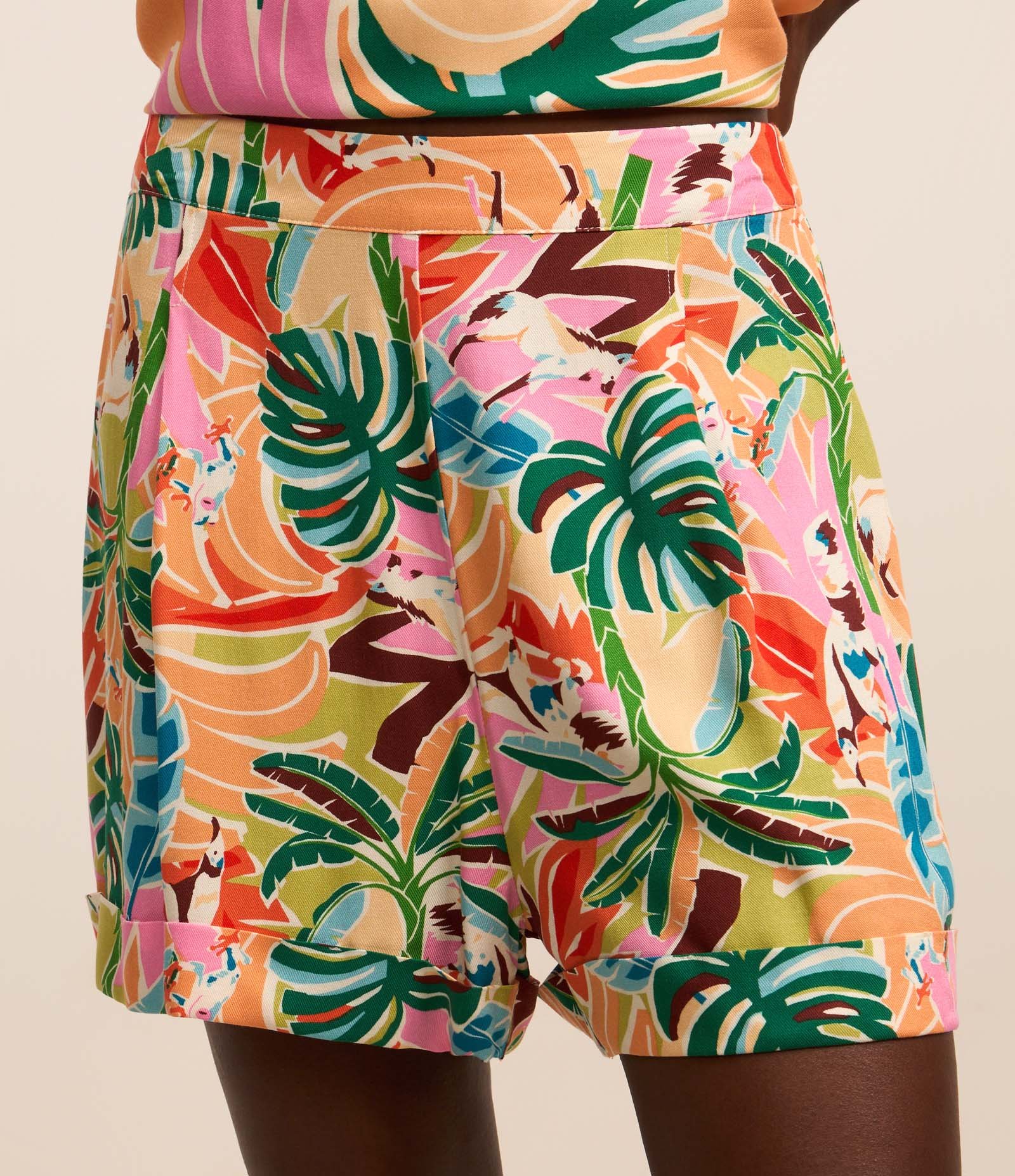 Short Curto em Twill com Estampa de Folhagens Laranja 3