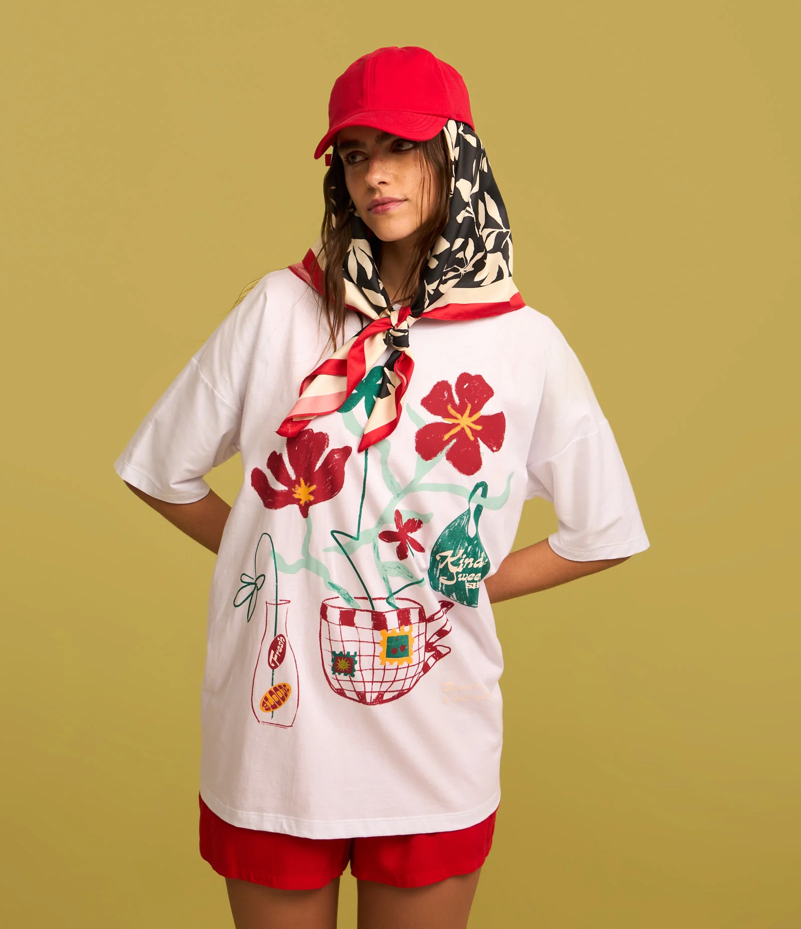 Camiseta Alongada em Algodão com Estampa 
Flower Shop Branco 1