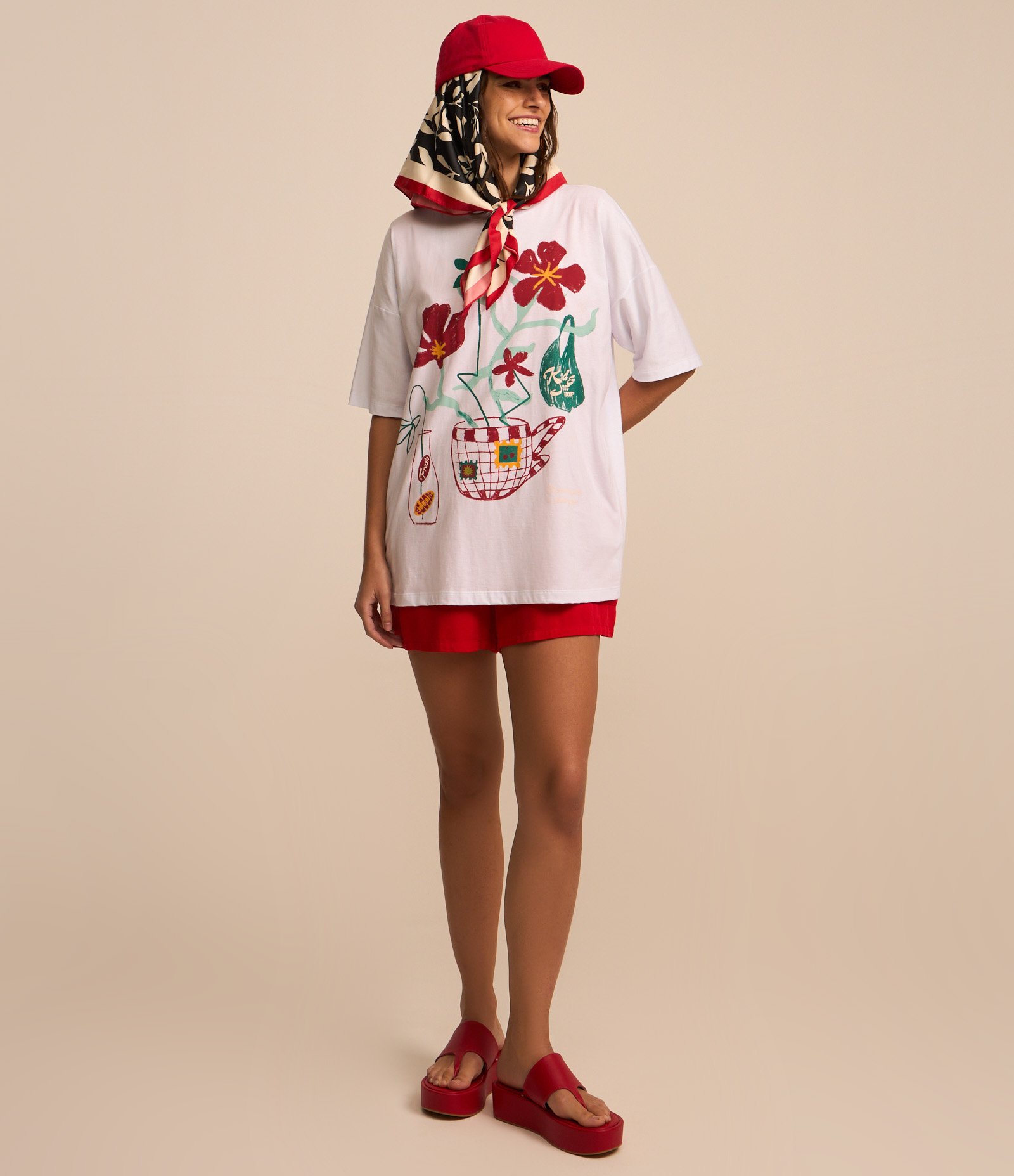 Camiseta Alongada em Algodão com Estampa 
Flower Shop Branco 2