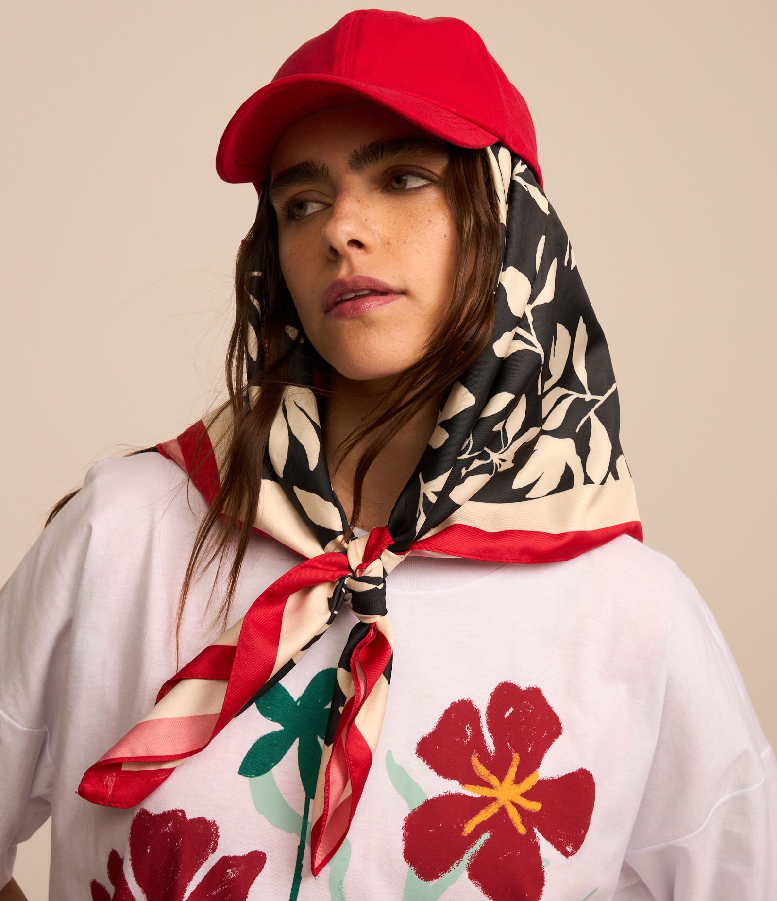 Camiseta Alongada em Algodão com Estampa 
Flower Shop Branco 3