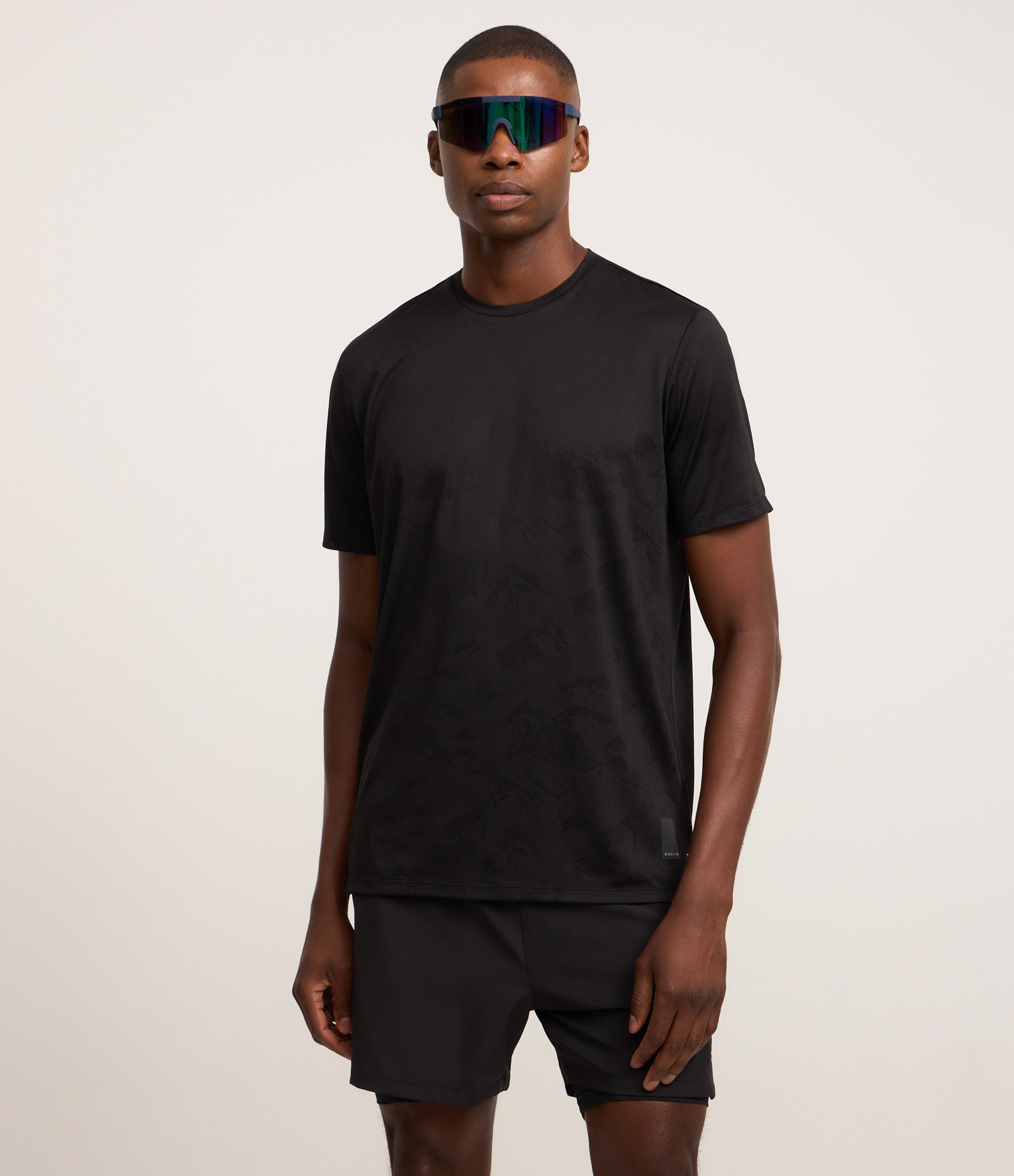 Camiseta Esportiva em Tecnologia Dry com Estampa Jacquard Preto 1