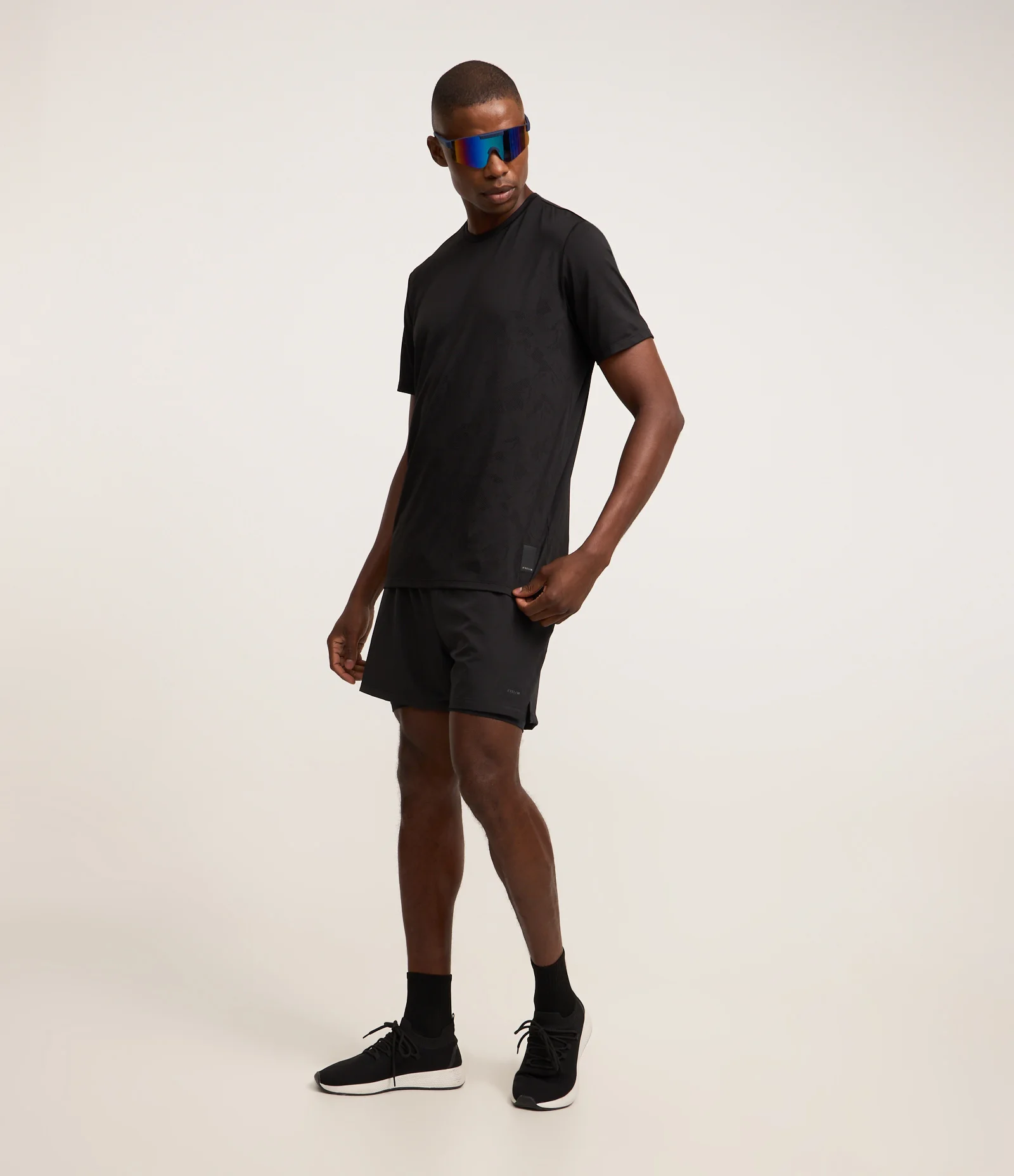 Camiseta Esportiva em Tecnologia Dry com Estampa Jacquard Preto 2