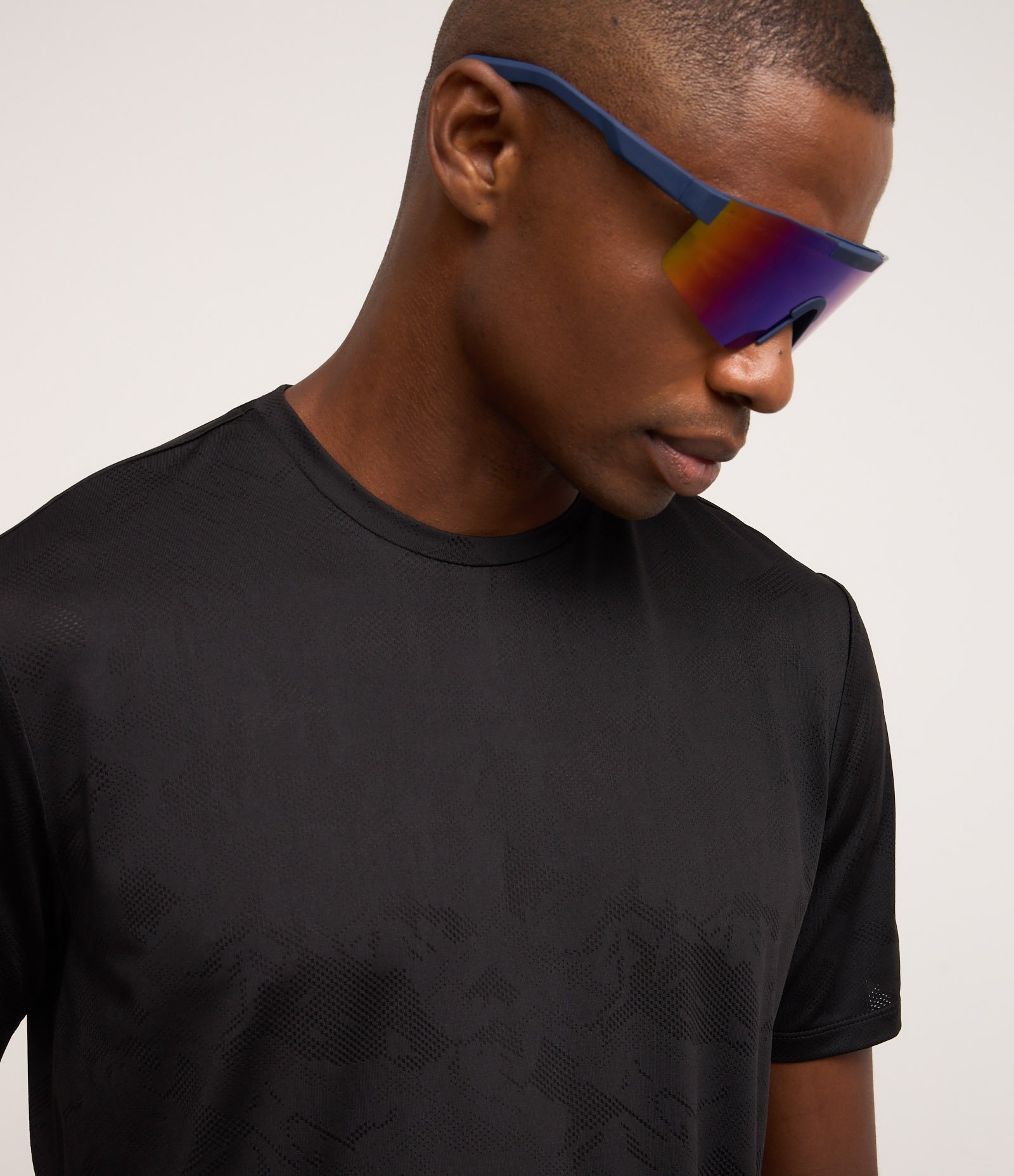 Camiseta Esportiva em Tecnologia Dry com Estampa Jacquard Preto 4