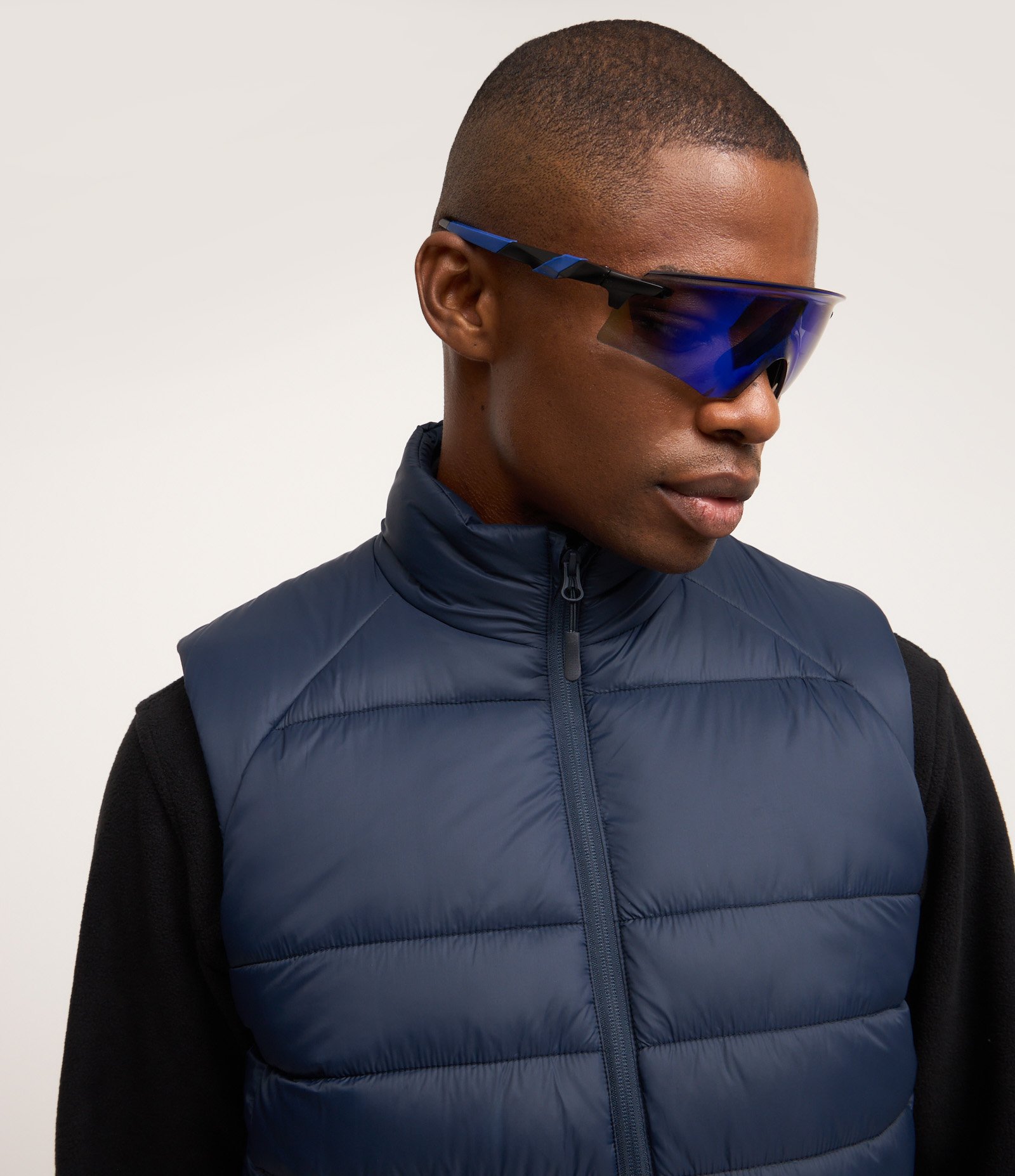 Colete Puffer Esportivo com Gola Alta e Gomos Azul Marinho 4