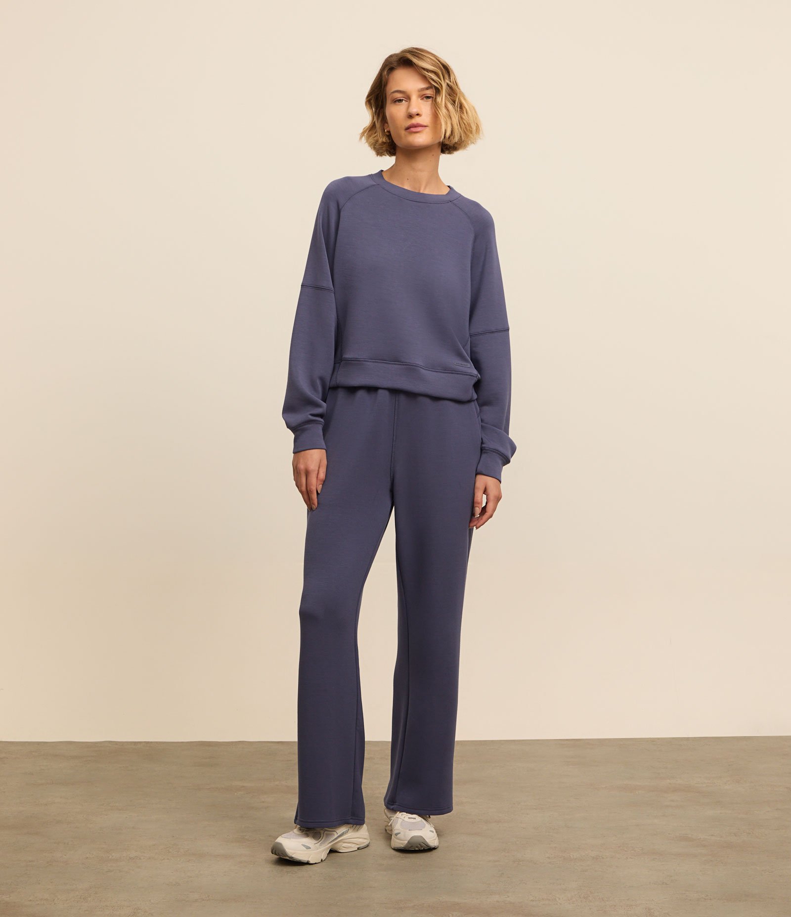 Calça Reta em Microfibra com Cós Elástico 1