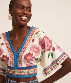 Blusa Cropped Texturizada com Estampa Floral