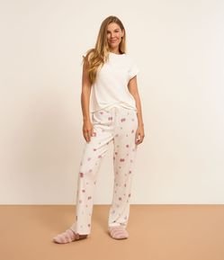 Pijama em Tricô Leve com Estampa de Figos e Detalhes de Cetim