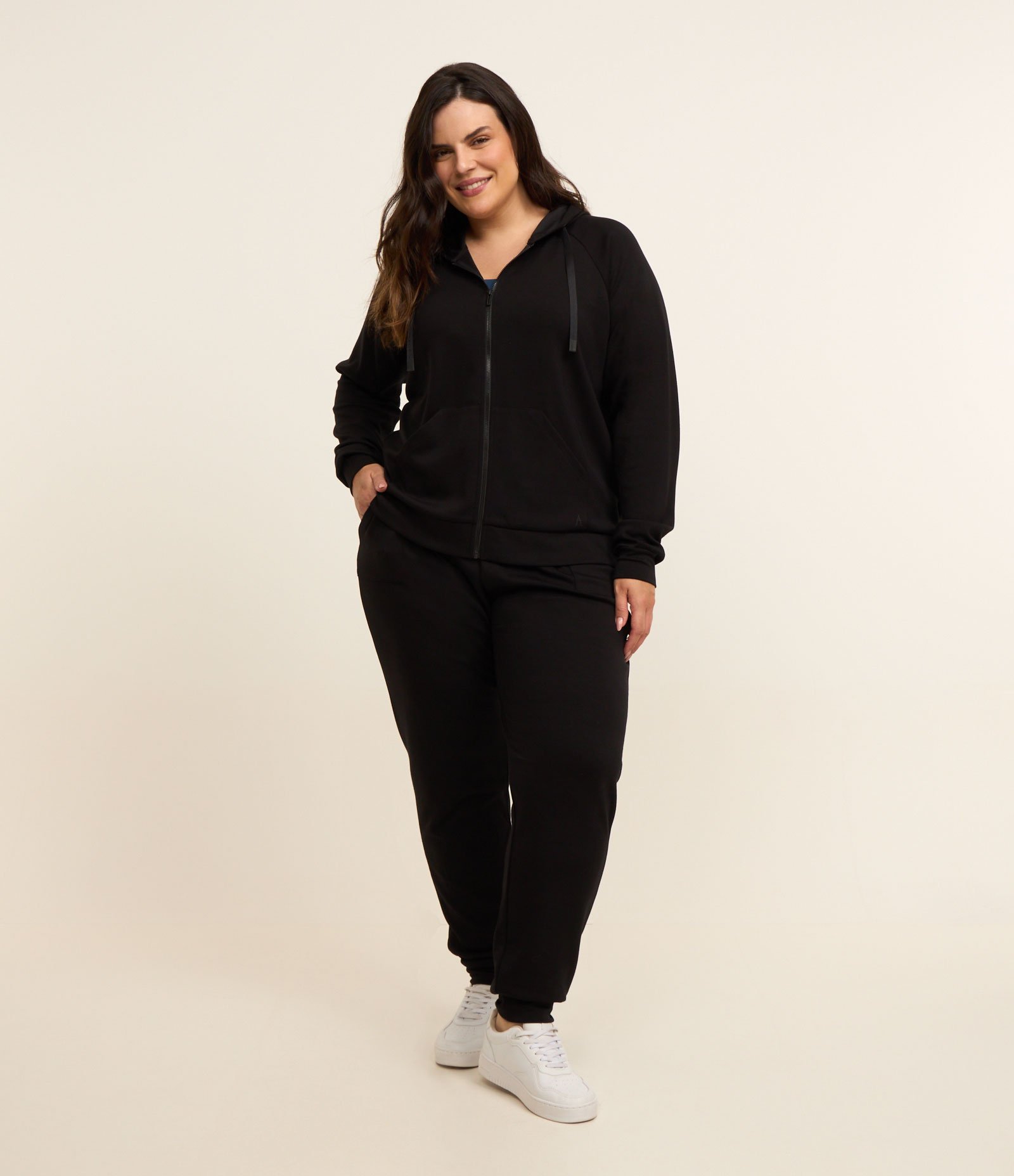 Calça Jogger Esportiva com Cós Ajustável Curve e Plus Size Preto 1