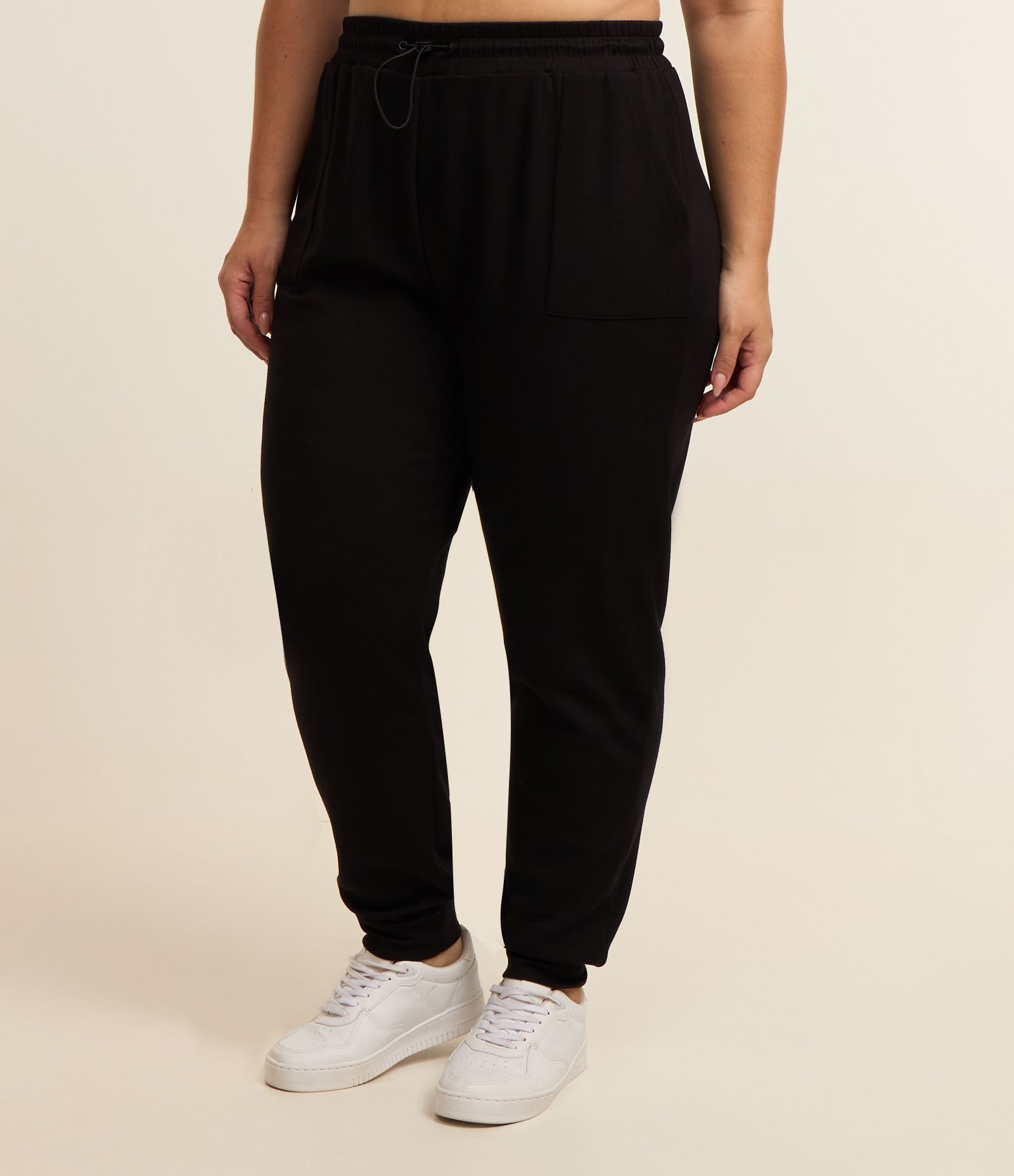 Calça Jogger Esportiva com Cós Ajustável Curve e Plus Size Preto 2