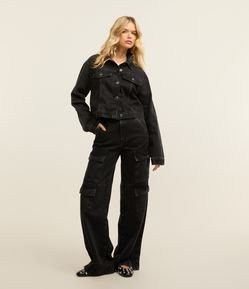 Calça Wide Leg em Jeans com Bolso Cargo