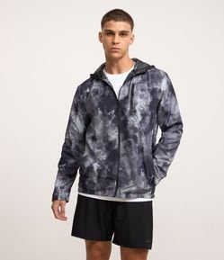 Jaqueta Esportiva com Estampa Manchada