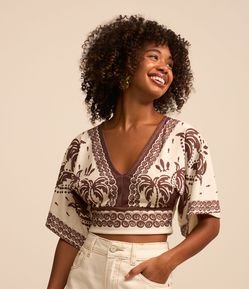 Blusa Cropped Texturizada com Estampa Folhagens