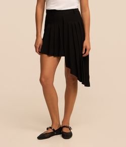 Saia Curta Alfaiatada em Viscose Plissada e Transpasse