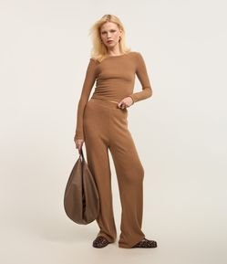 Calça Reta Texturizada com cós Fixo e Malha Quentinha