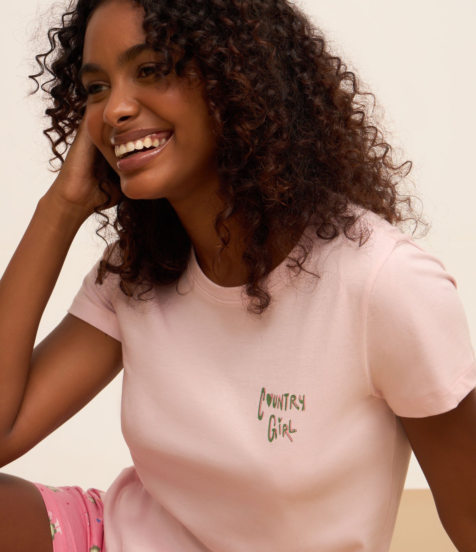 Pijama Short Doll Manga Curta com Estampa de Sapo Rosa 3