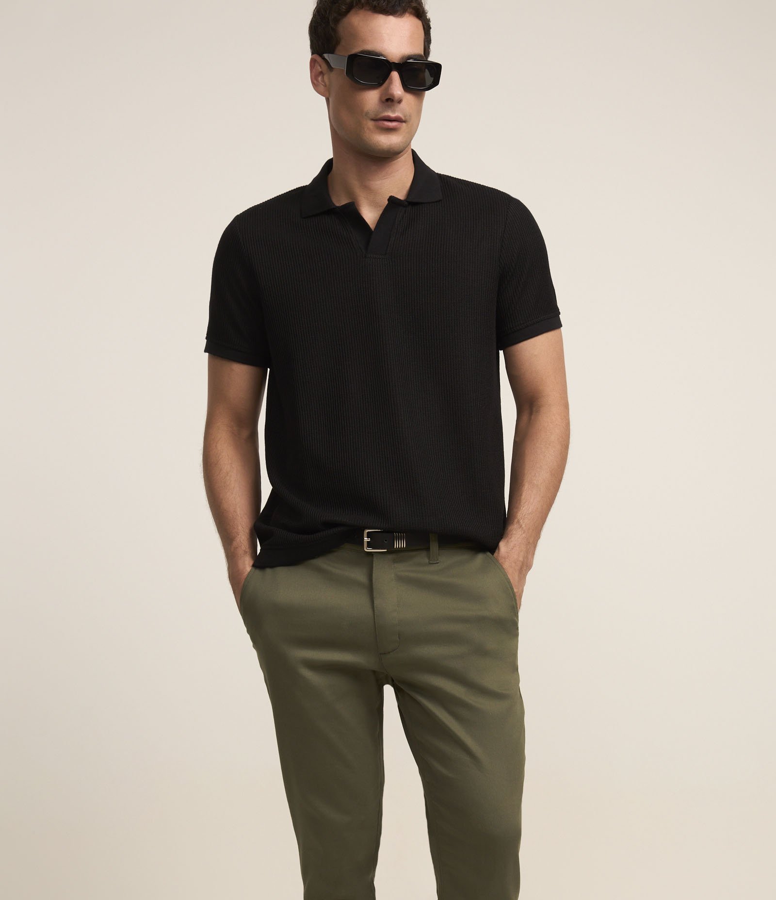 Calça Slim em Sarja Cós com Passantes e Bolso Verde 2