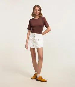 Short Saia em Sarja com Botões e Bolso Acessório