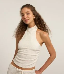 Blusa sem Manga Texturizada Fente Única com Franzido