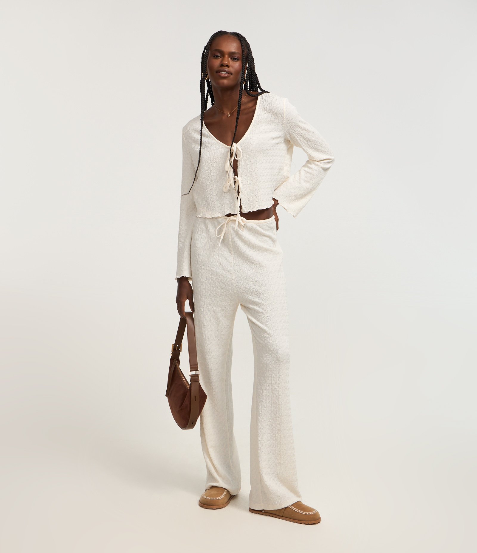 Calça Reta Texturizada com Mini Cós e Amarração Branco 1