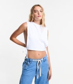Blusa sem Manga Cropped Texturizada com Amarração na Lateral