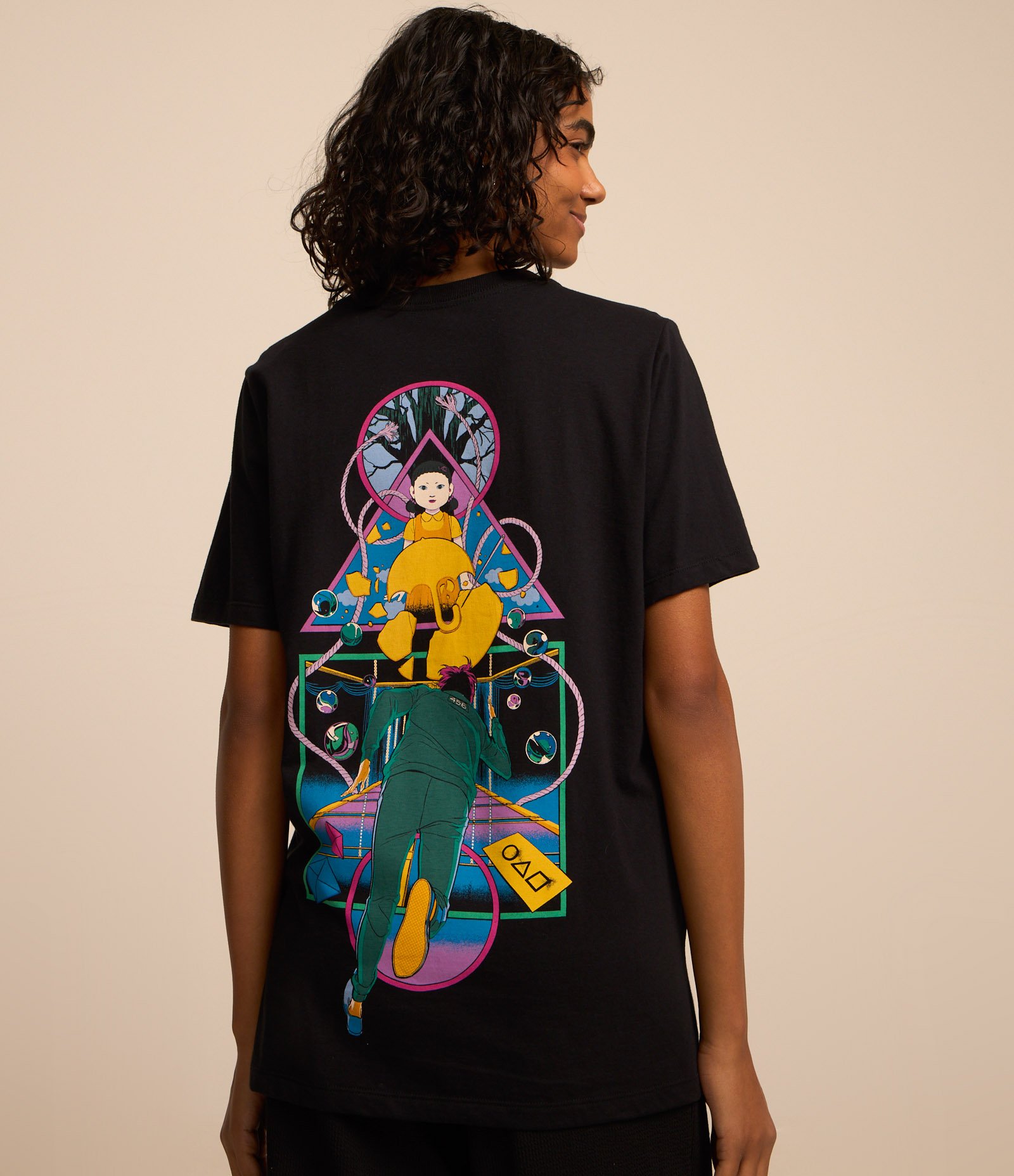 Camiseta Alongada em Algodão com Estampa Round 6 Preto 1