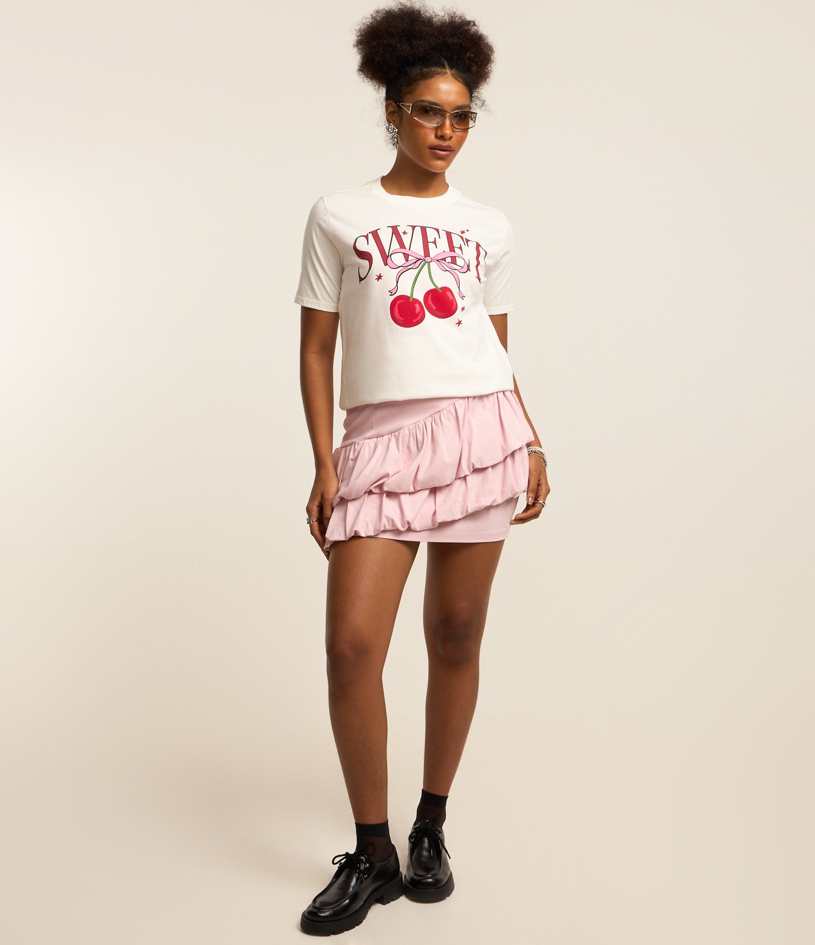 Camiseta Alongada em Algodão com Estampa Cereja Sweet Branco 2