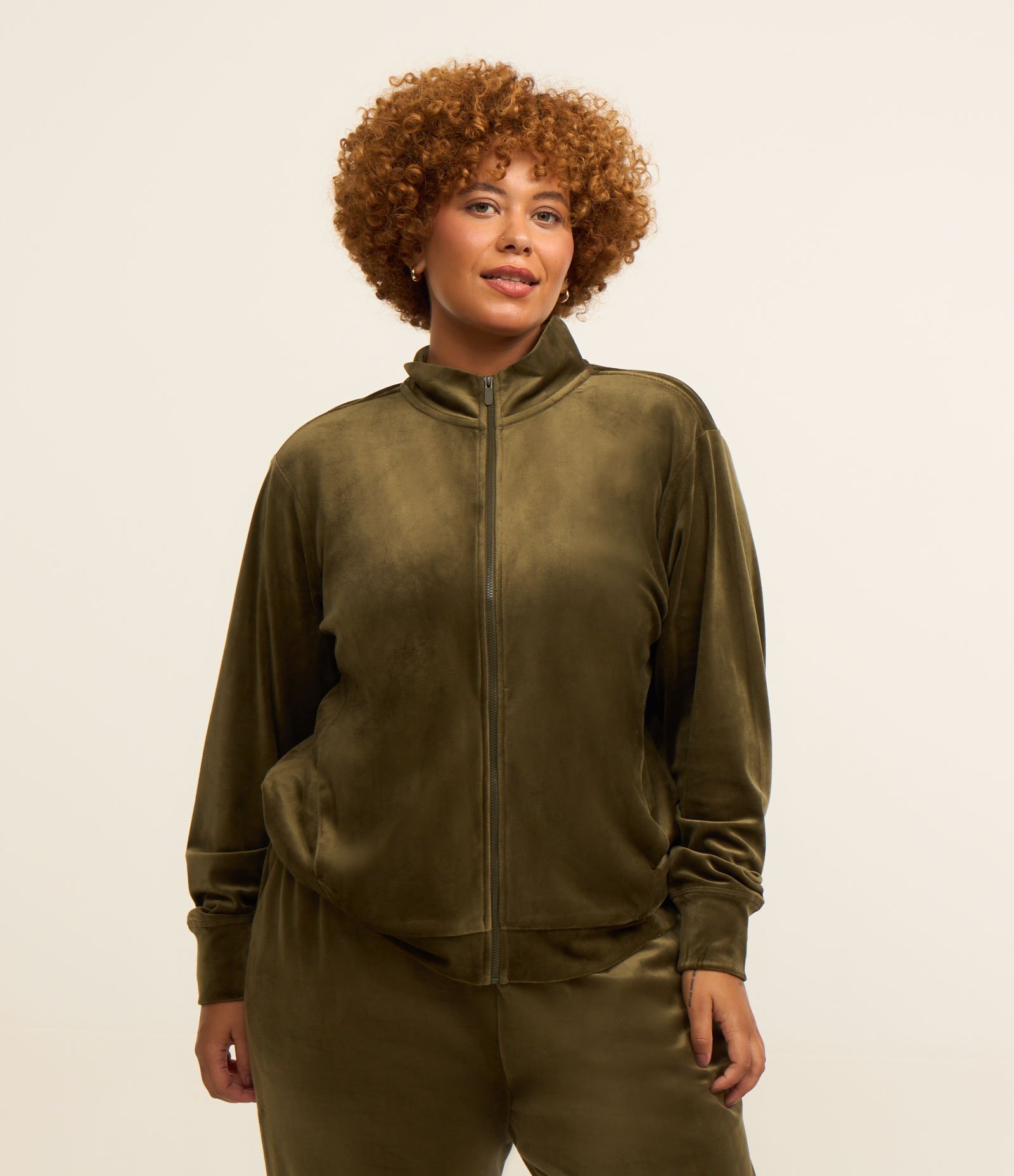 Jaqueta Esportiva em Plush Com Gola Alta Curve & Plus Size Verde 1