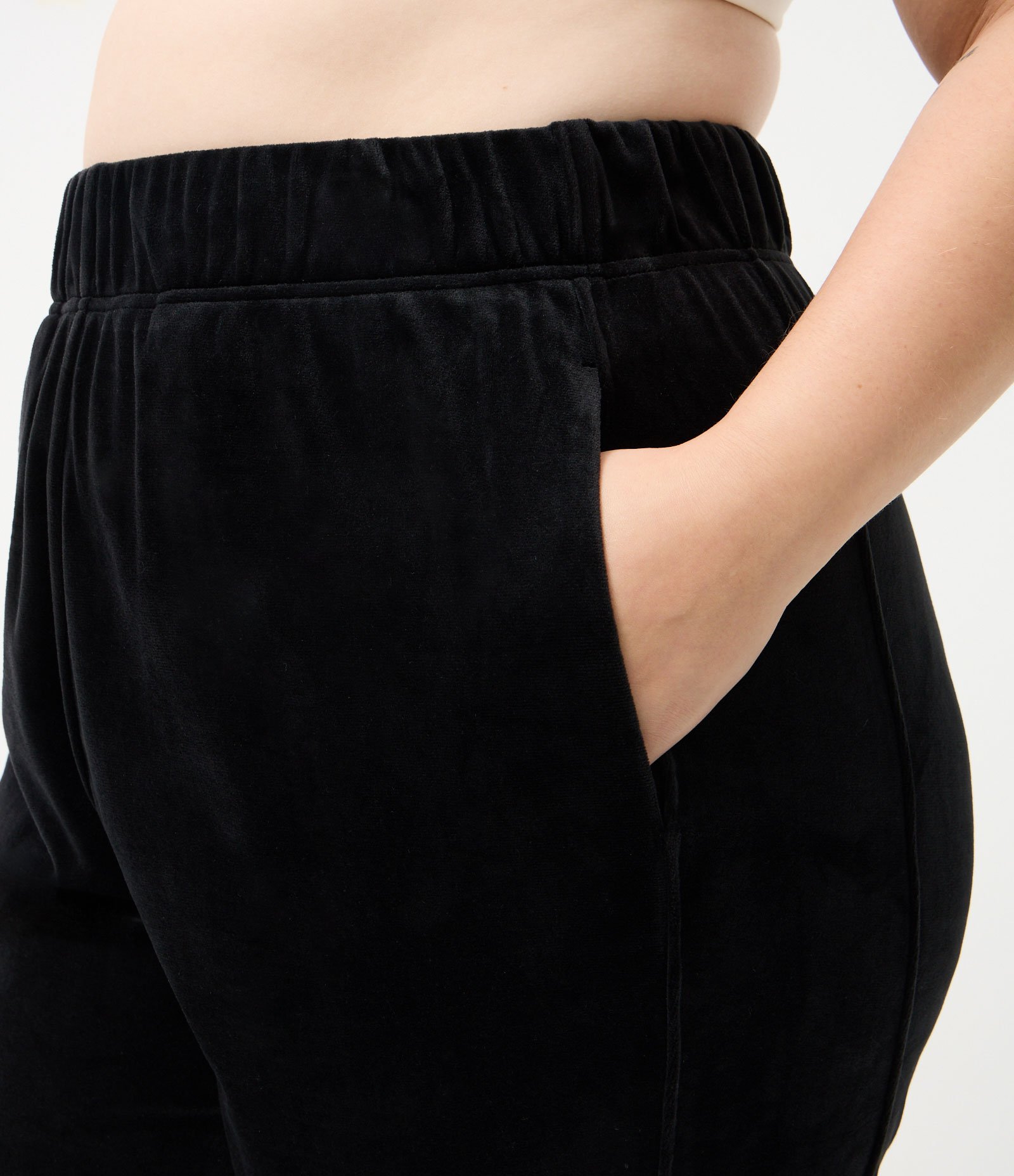 Calça Jogger Esportiva em Plush Curve e Plus Size Preto 3
