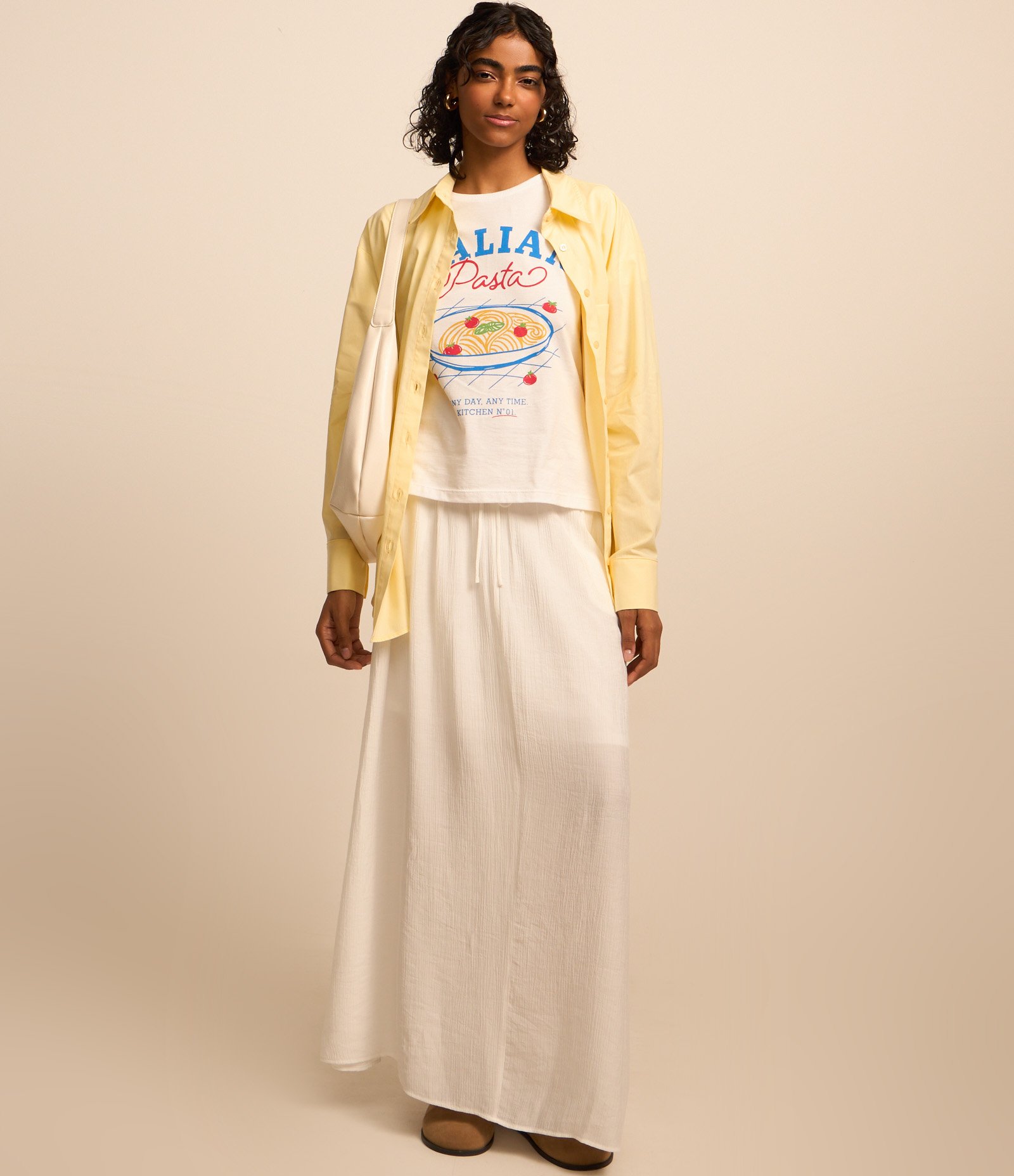 Camisa Alongada em Tricoline com Bolso no Peito Amarelo 2