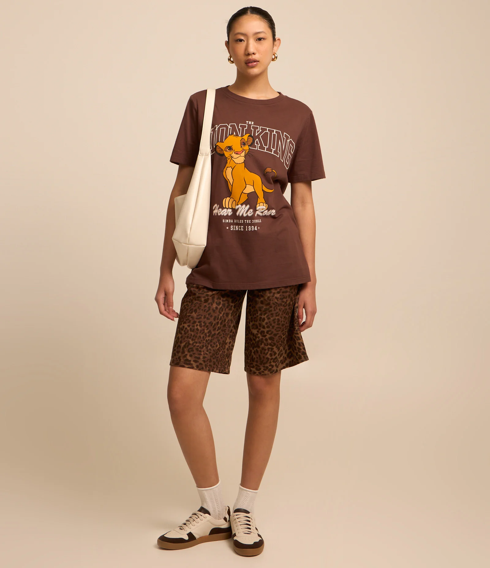 Camiseta Alongada em Algodão com Estampa Rei Leão Marrom 2