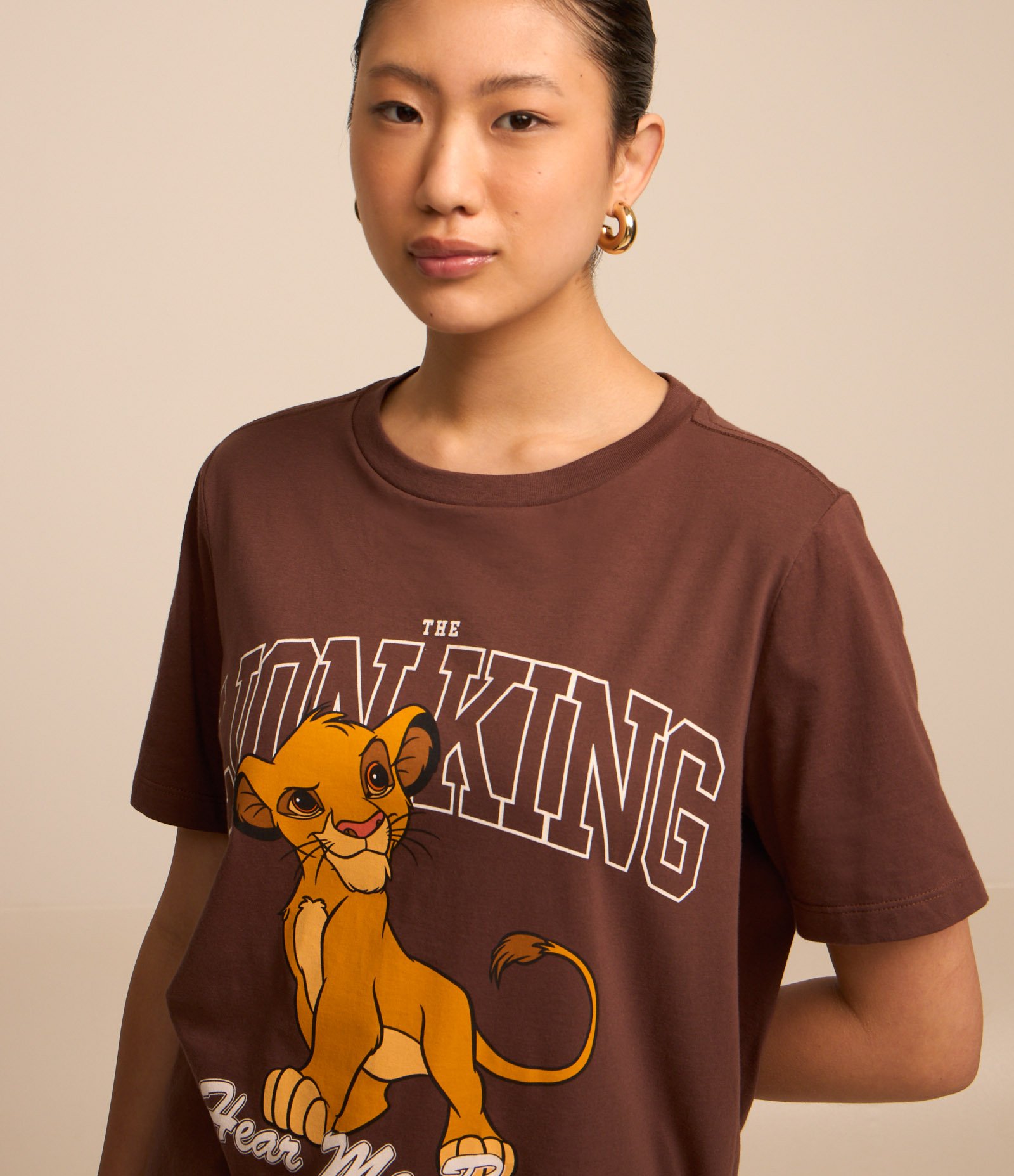 Camiseta Alongada em Algodão com Estampa Rei Leão Marrom 3