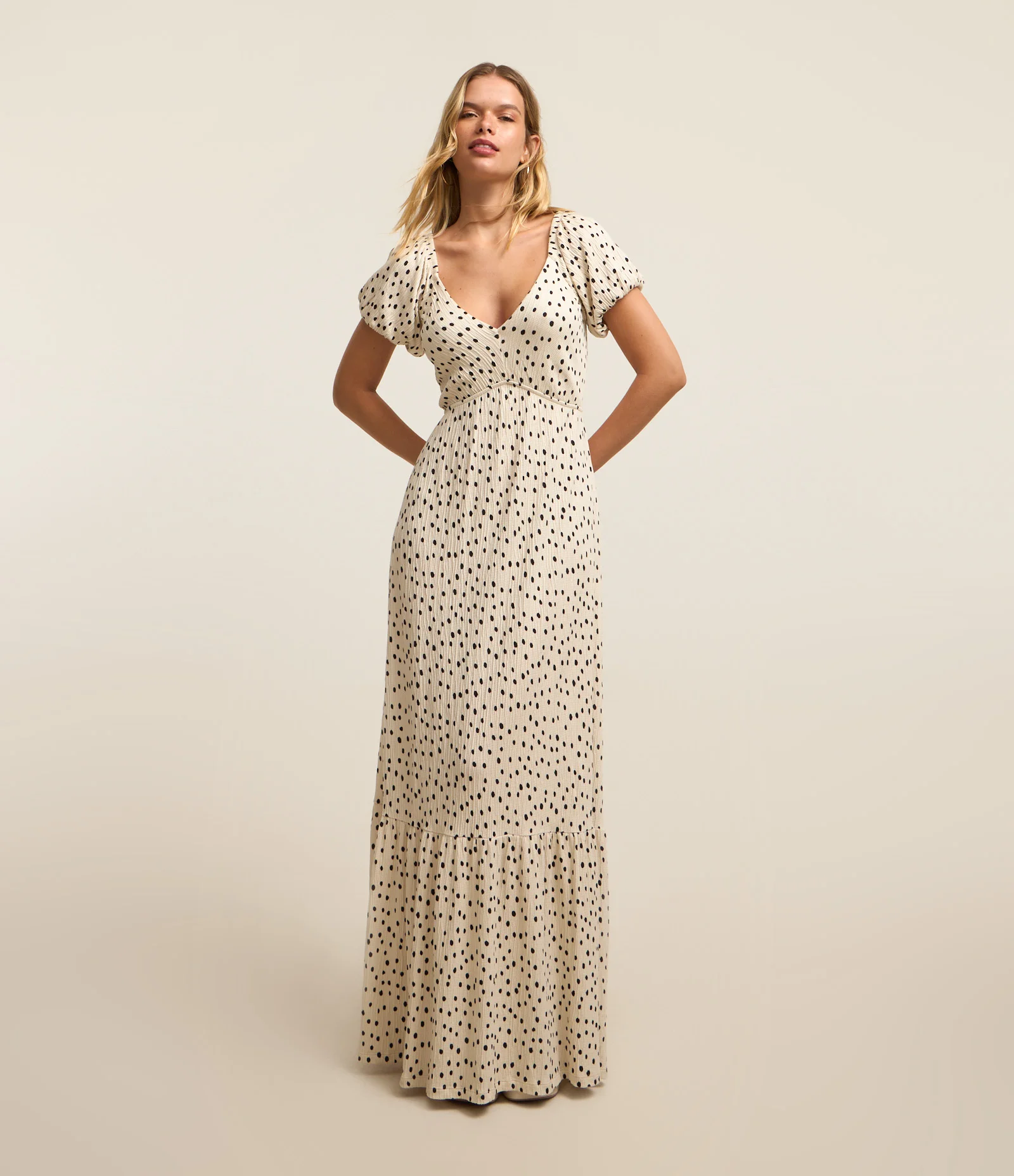 Vestido New midi com Decote em V Estampado Poá Off White 1