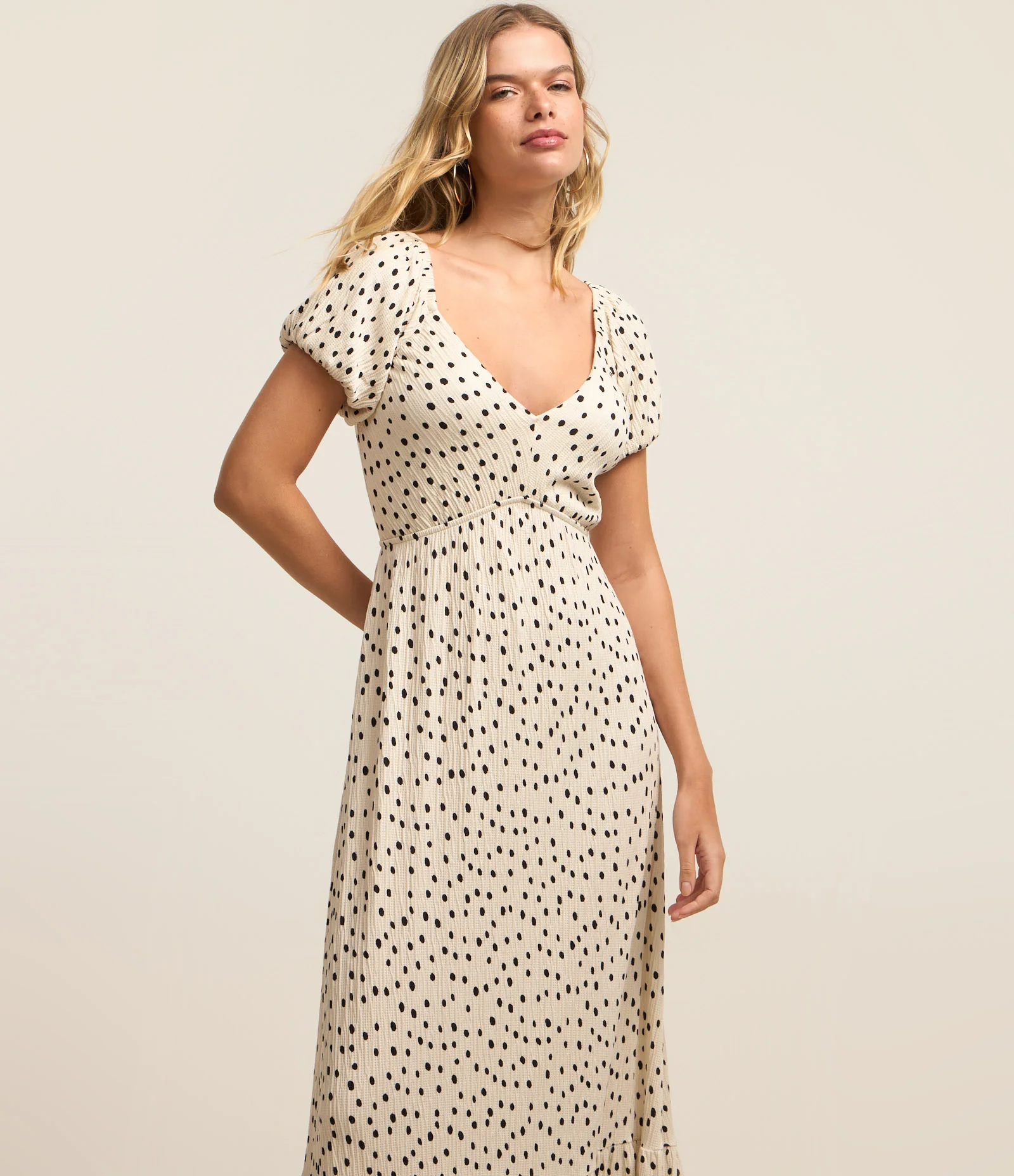 Vestido New midi com Decote em V Estampado Poá Off White 2