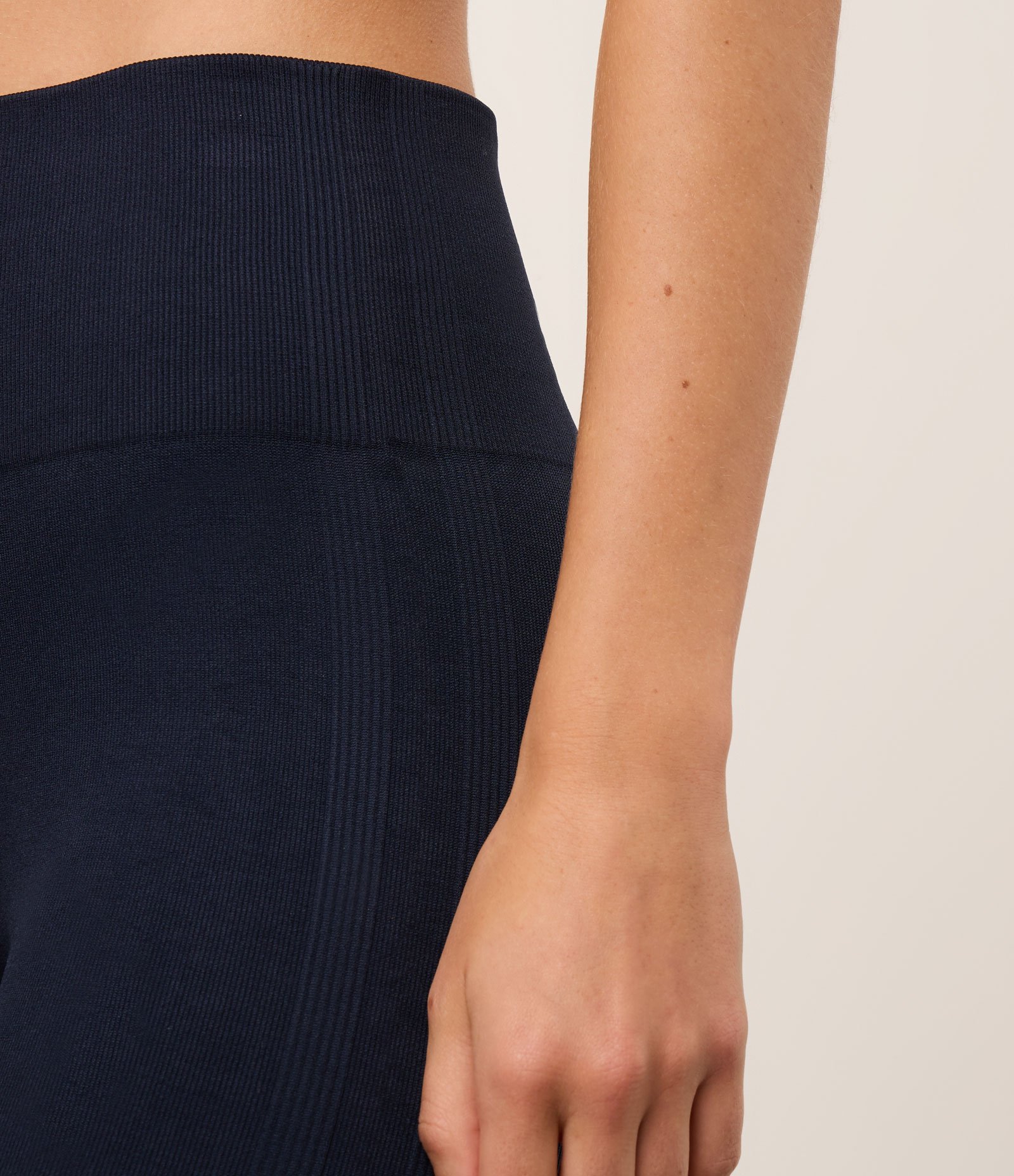 Calça Legging Esportiva Canelado em Ribana Seamless Azul Marinho 3