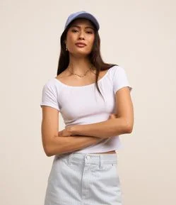 Blusa Curta com Decote Ombro a Ombro e Textura